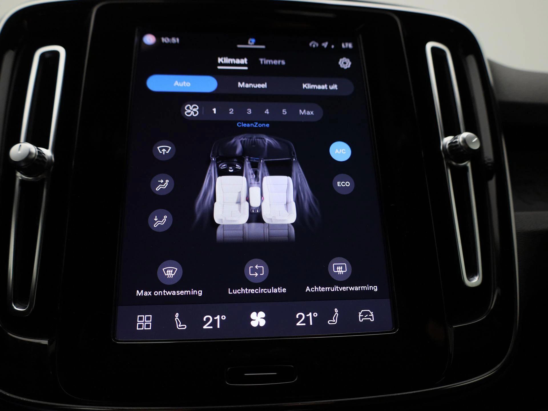 Volvo-XC40-image-20