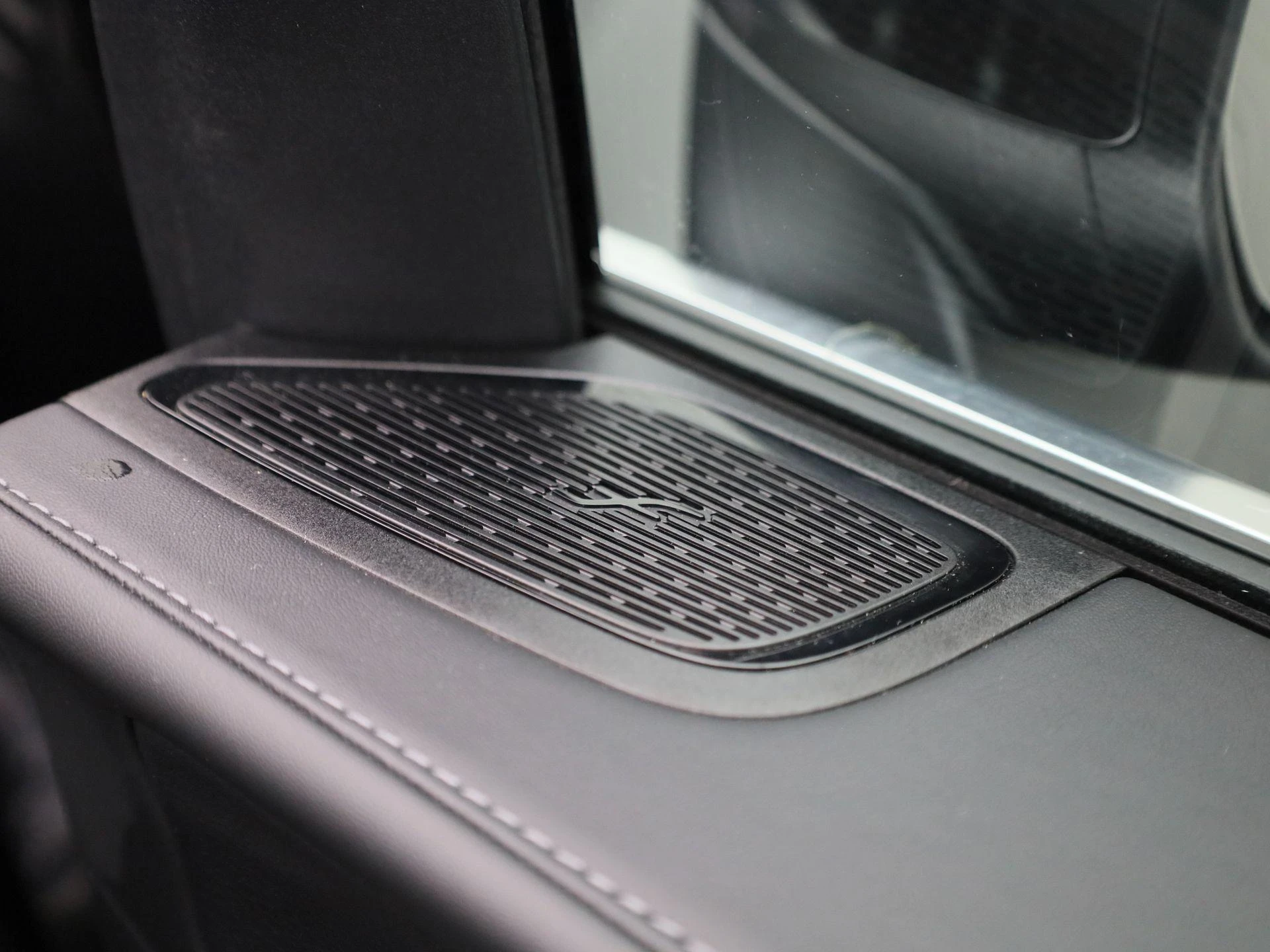 Mercedes-Benz-GLC-image-46