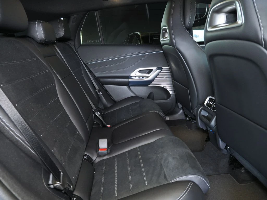 Mercedes-Benz-GLC 400-image-11