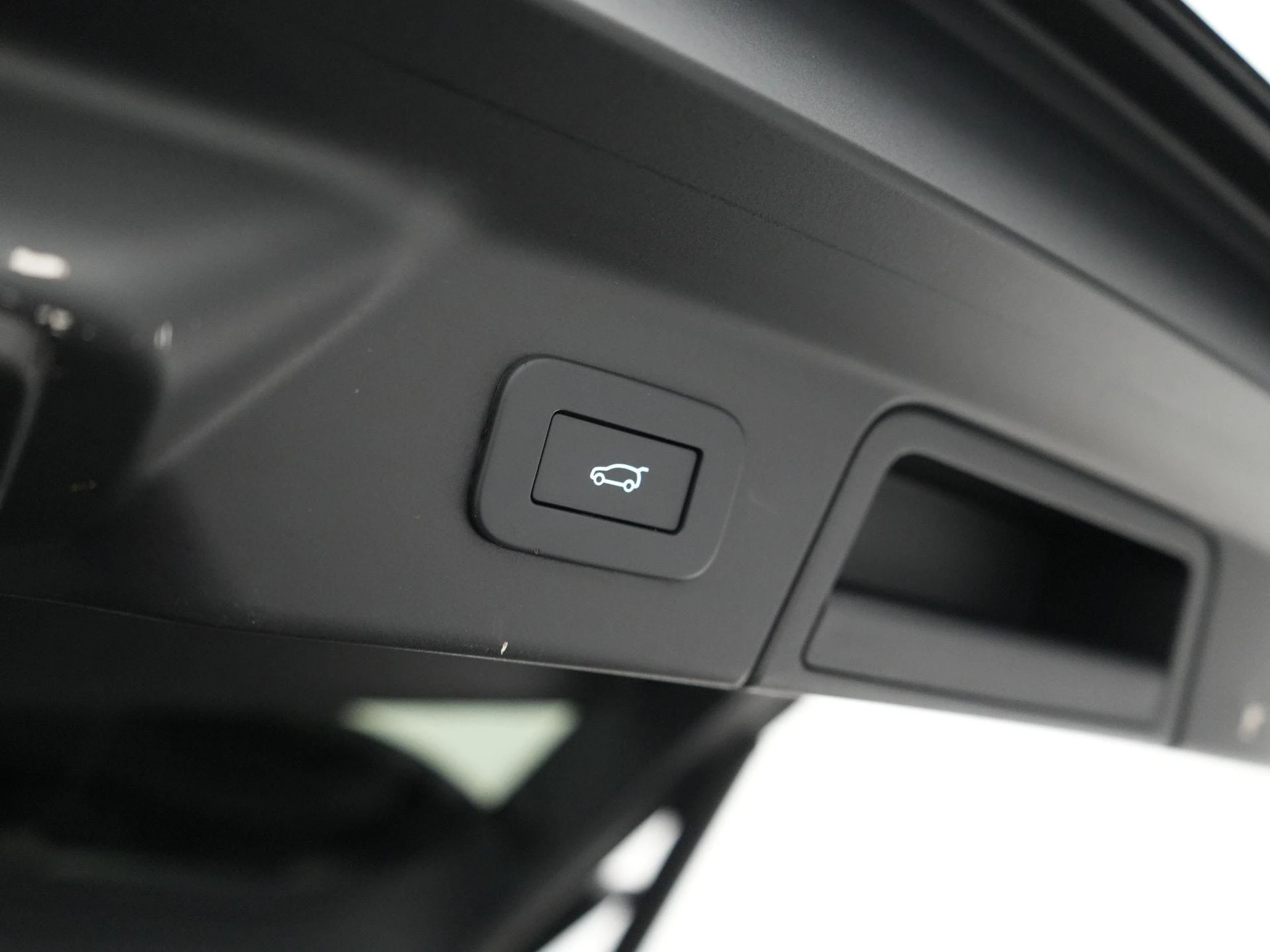 Land Rover-Range Rover Velar-image-46