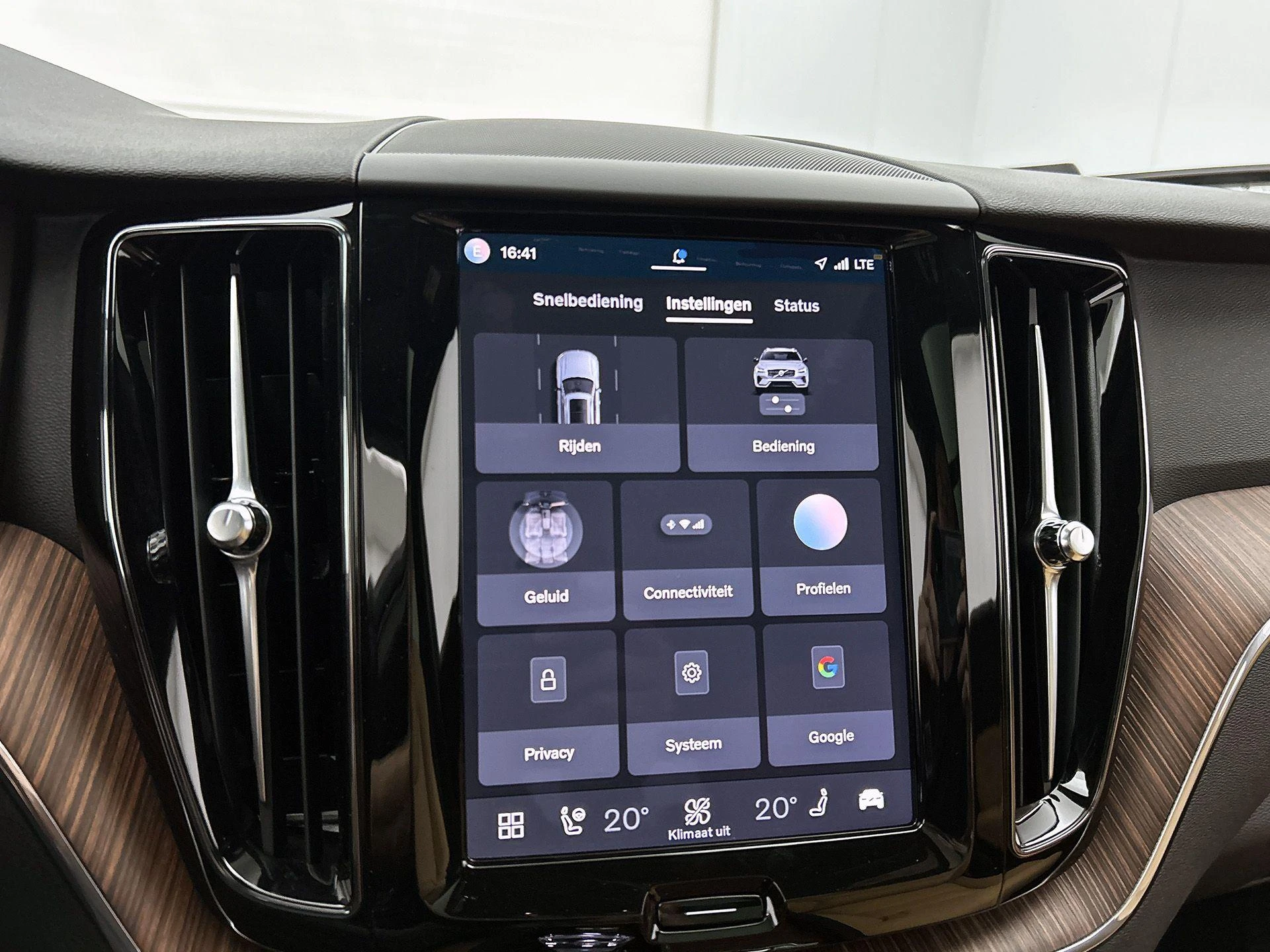 Volvo-XC60-image-12