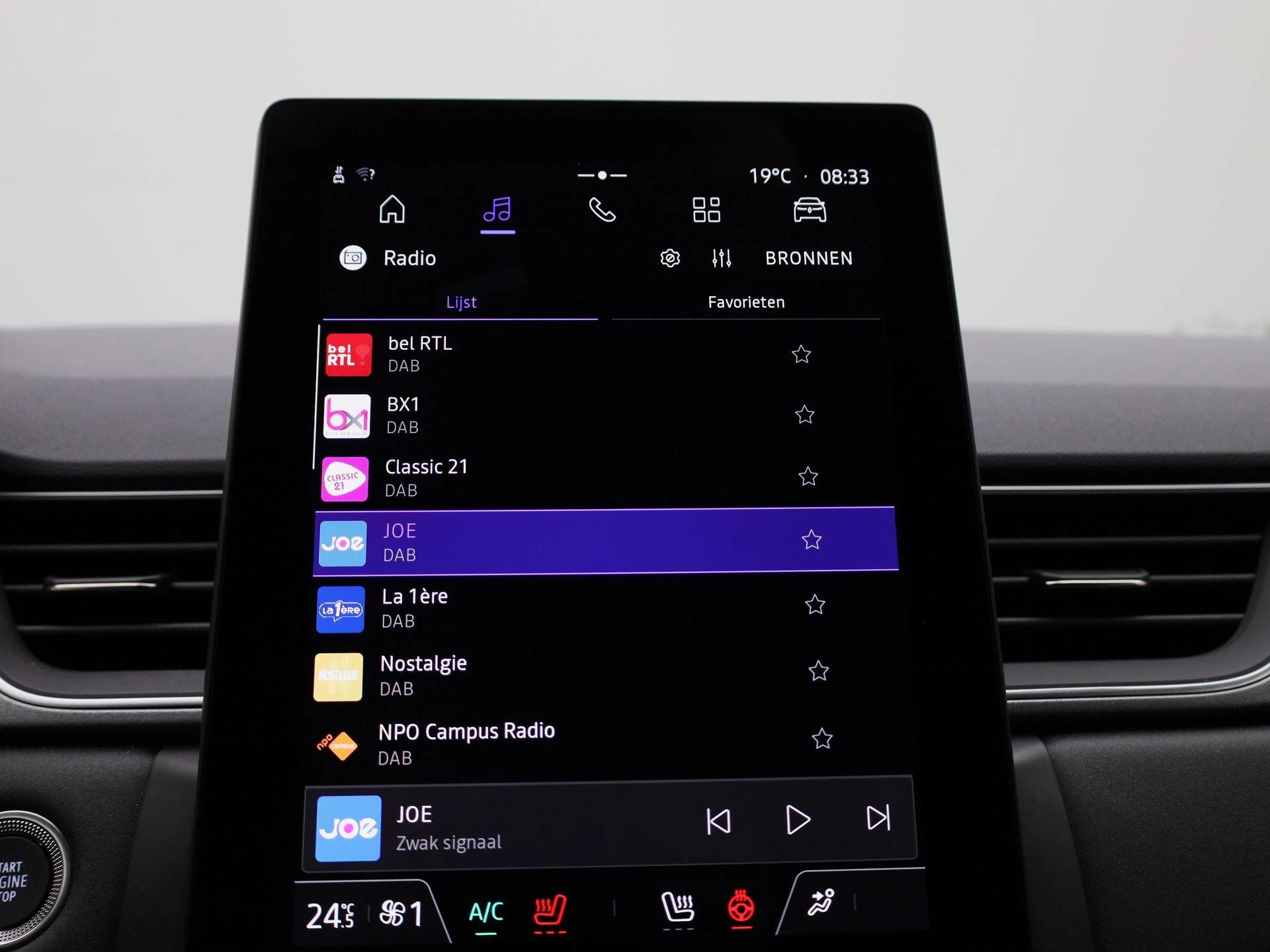 Renault-Captur-image-19