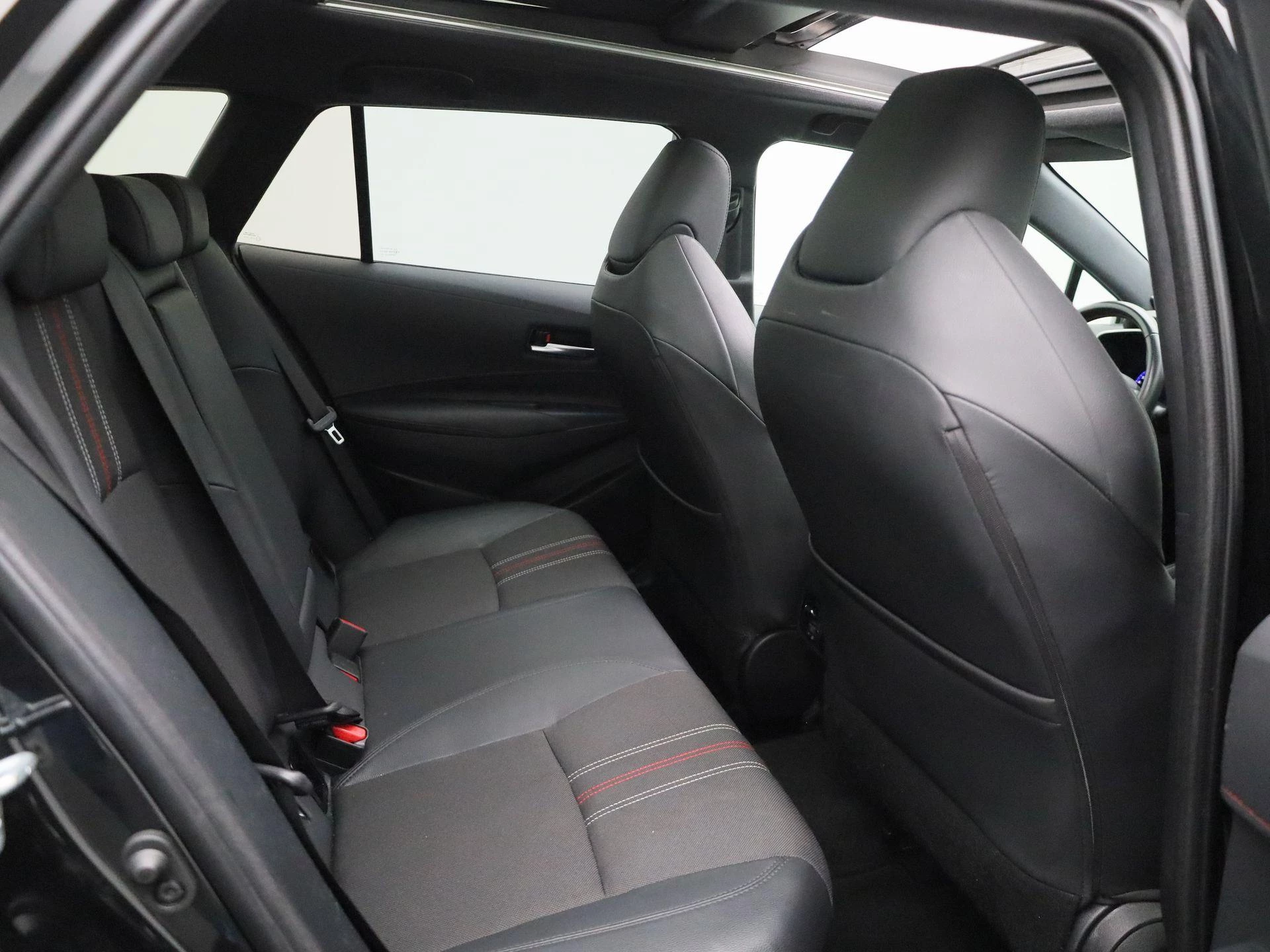 Toyota-Corolla Touring Sports-image-38