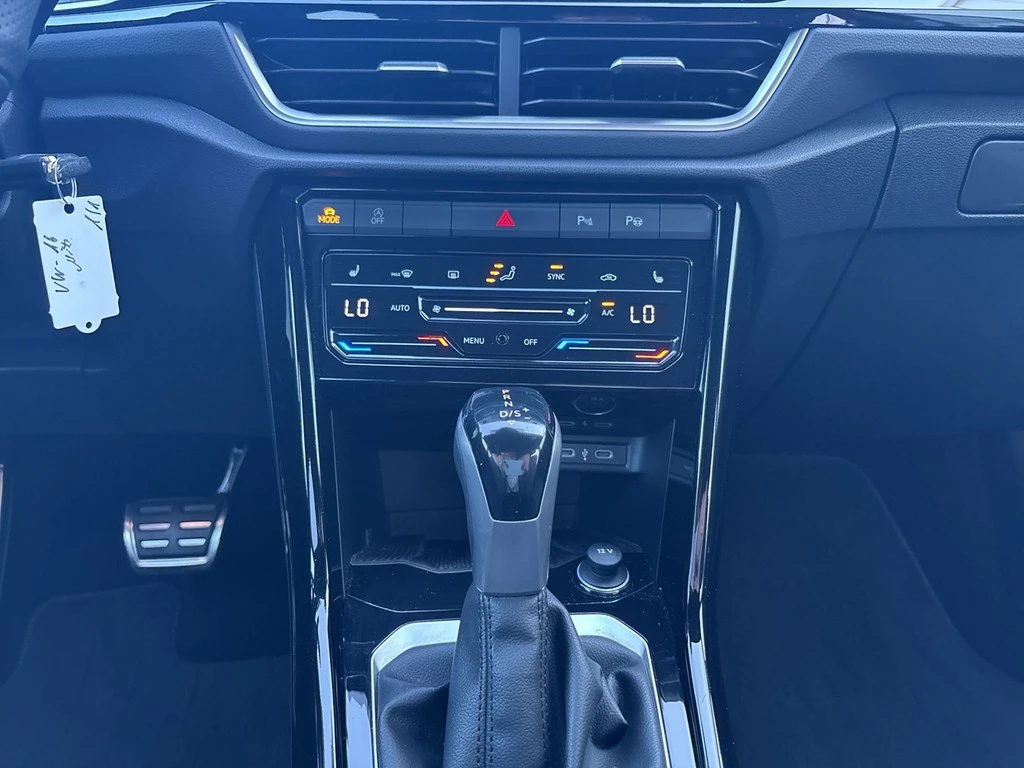 Volkswagen-T-Roc-image-8