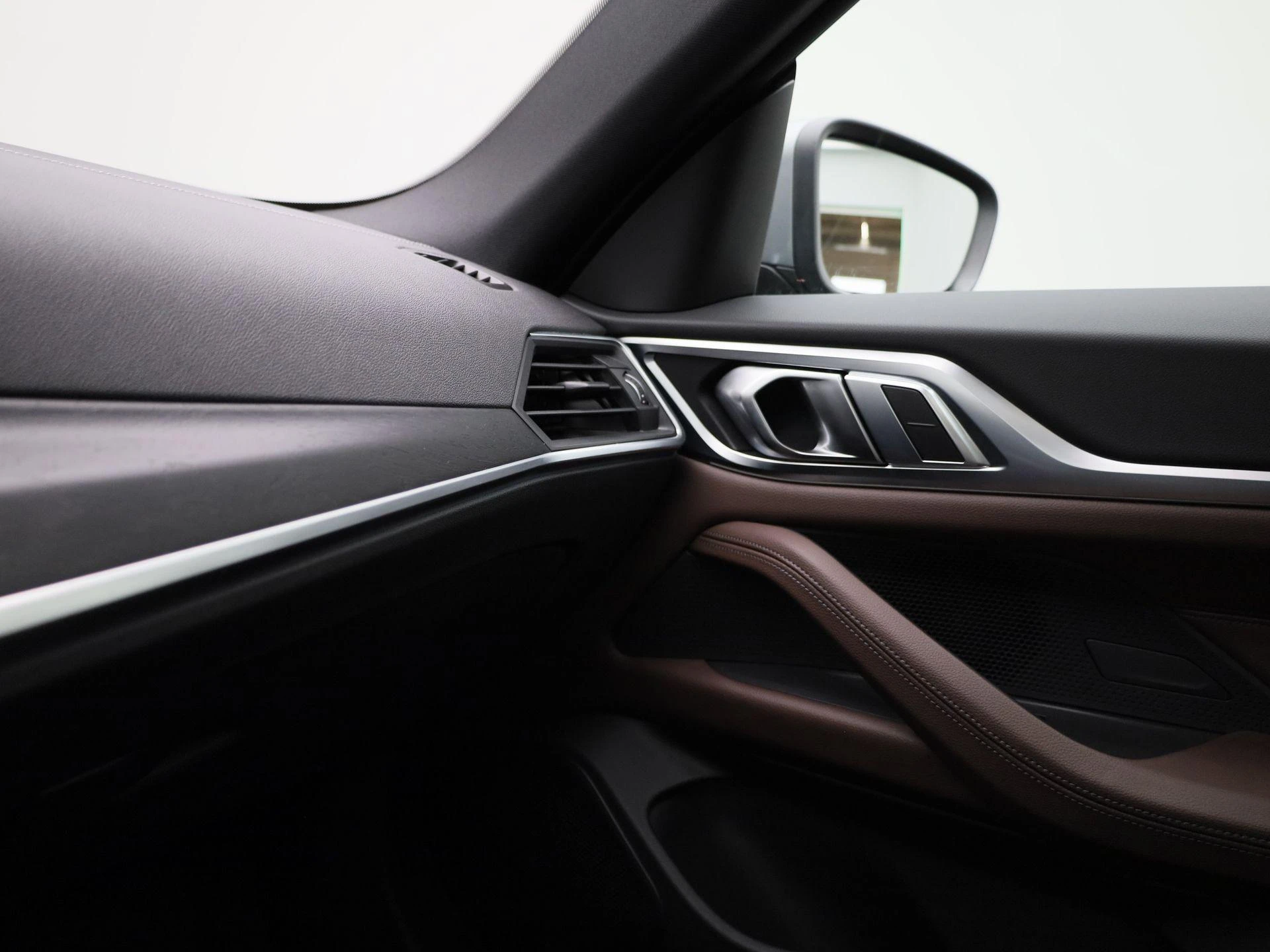 BMW-i4-image-26