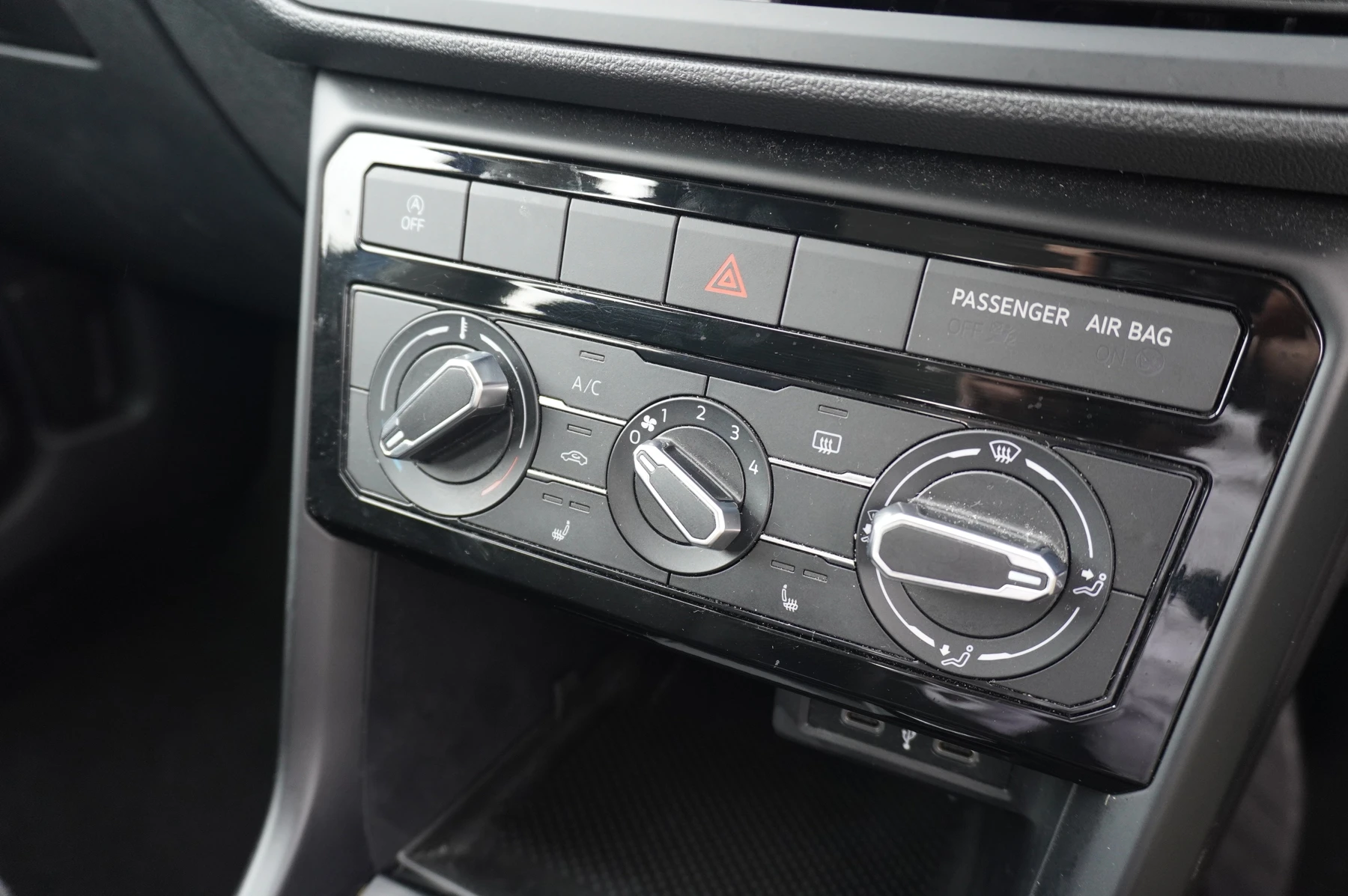 Volkswagen-T-Cross-image-21