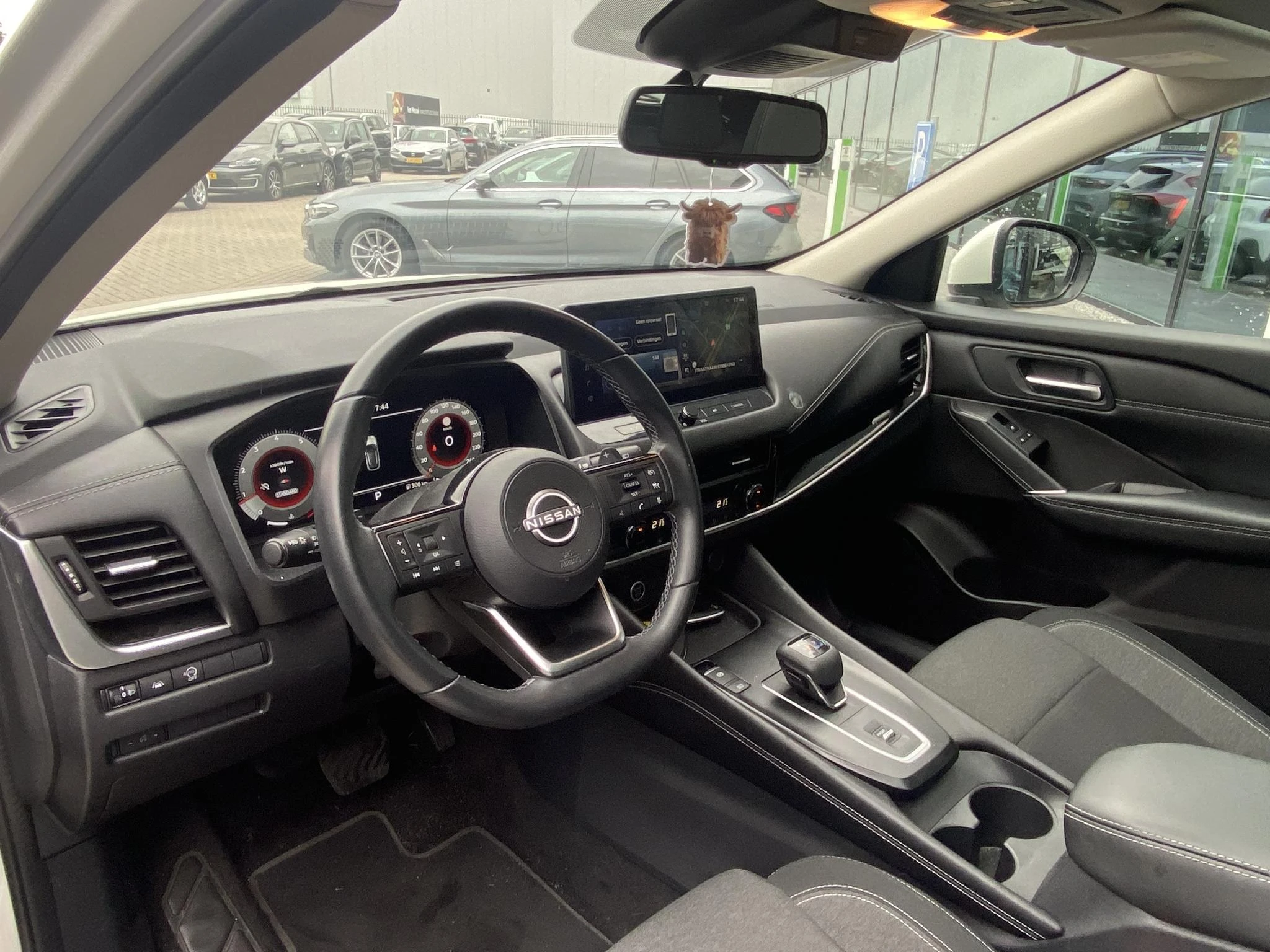 Nissan QASHQAI 1.3 MHEV Xtronic N-Connecta