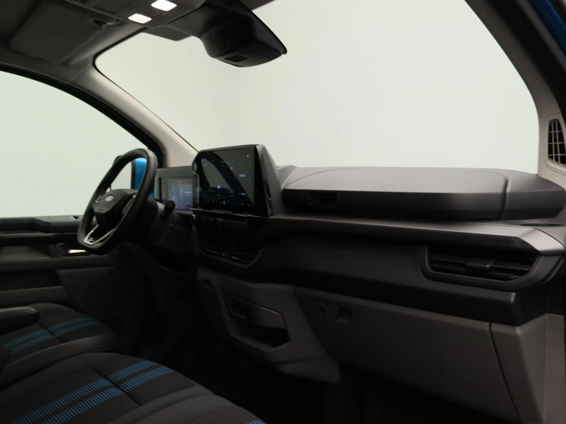 Ford-Transit Custom-image-25