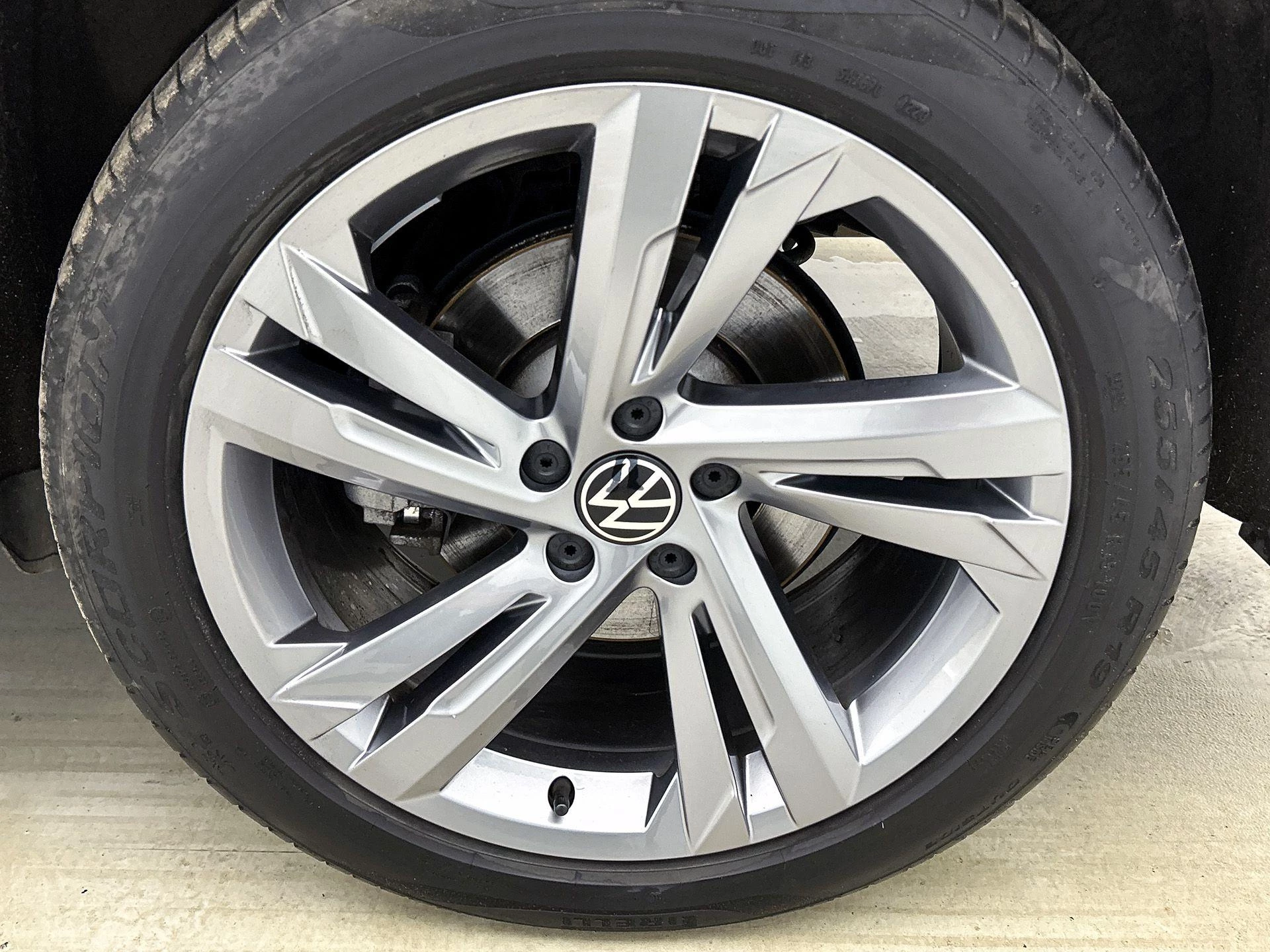 Volkswagen-Tiguan-image-32