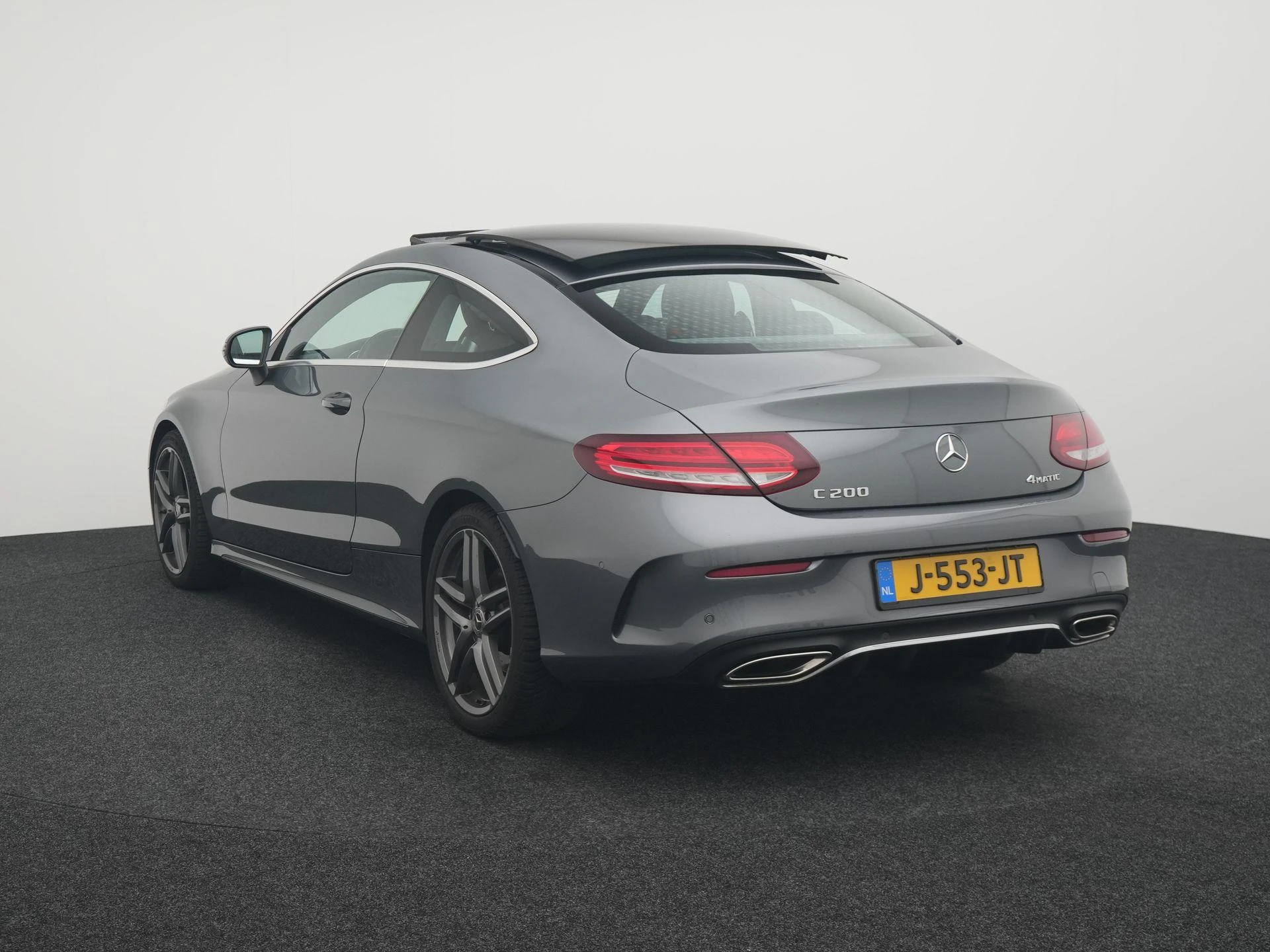 Mercedes-Benz-C-Klasse-image-1