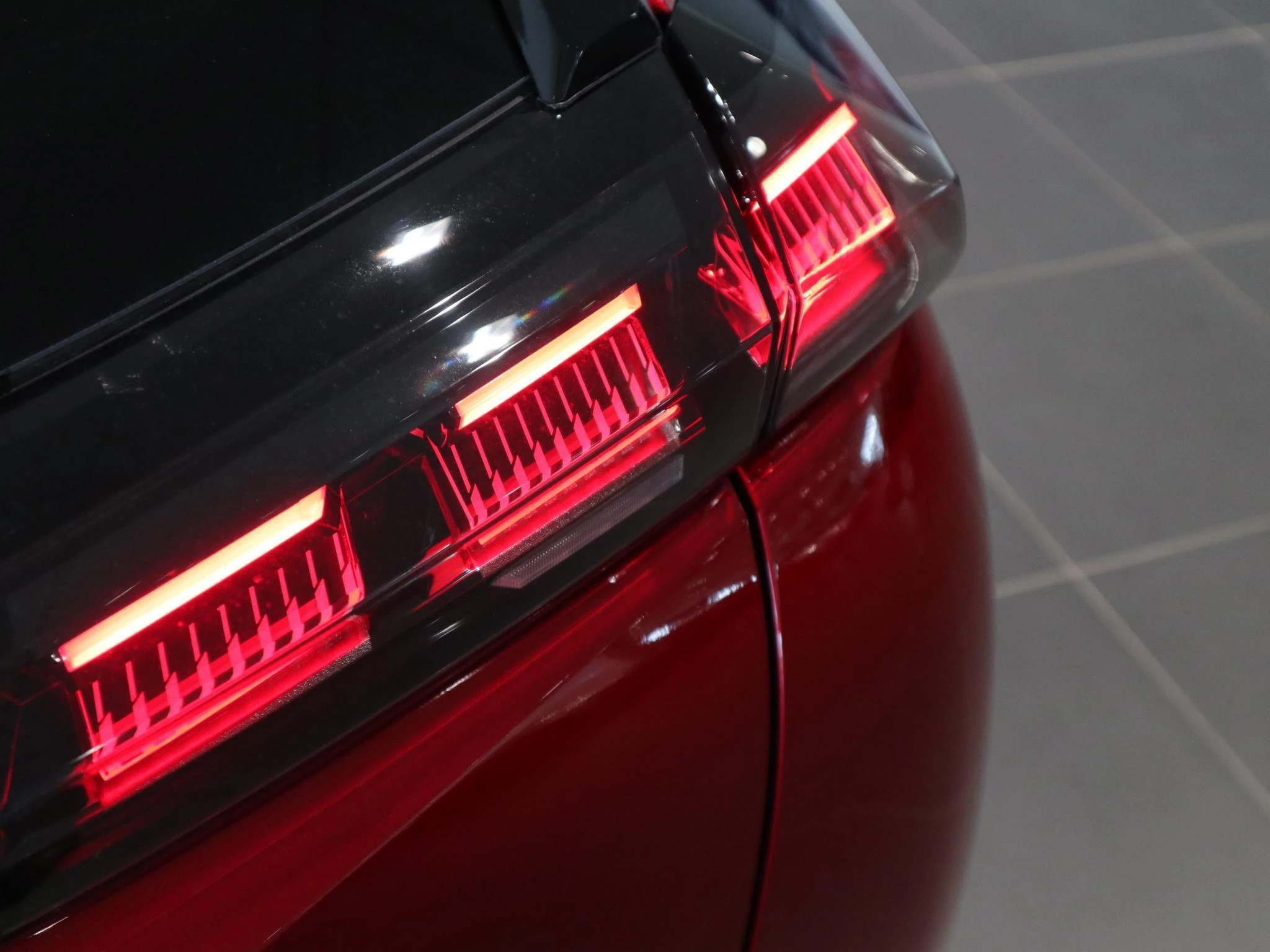 Peugeot-e-2008-image-30