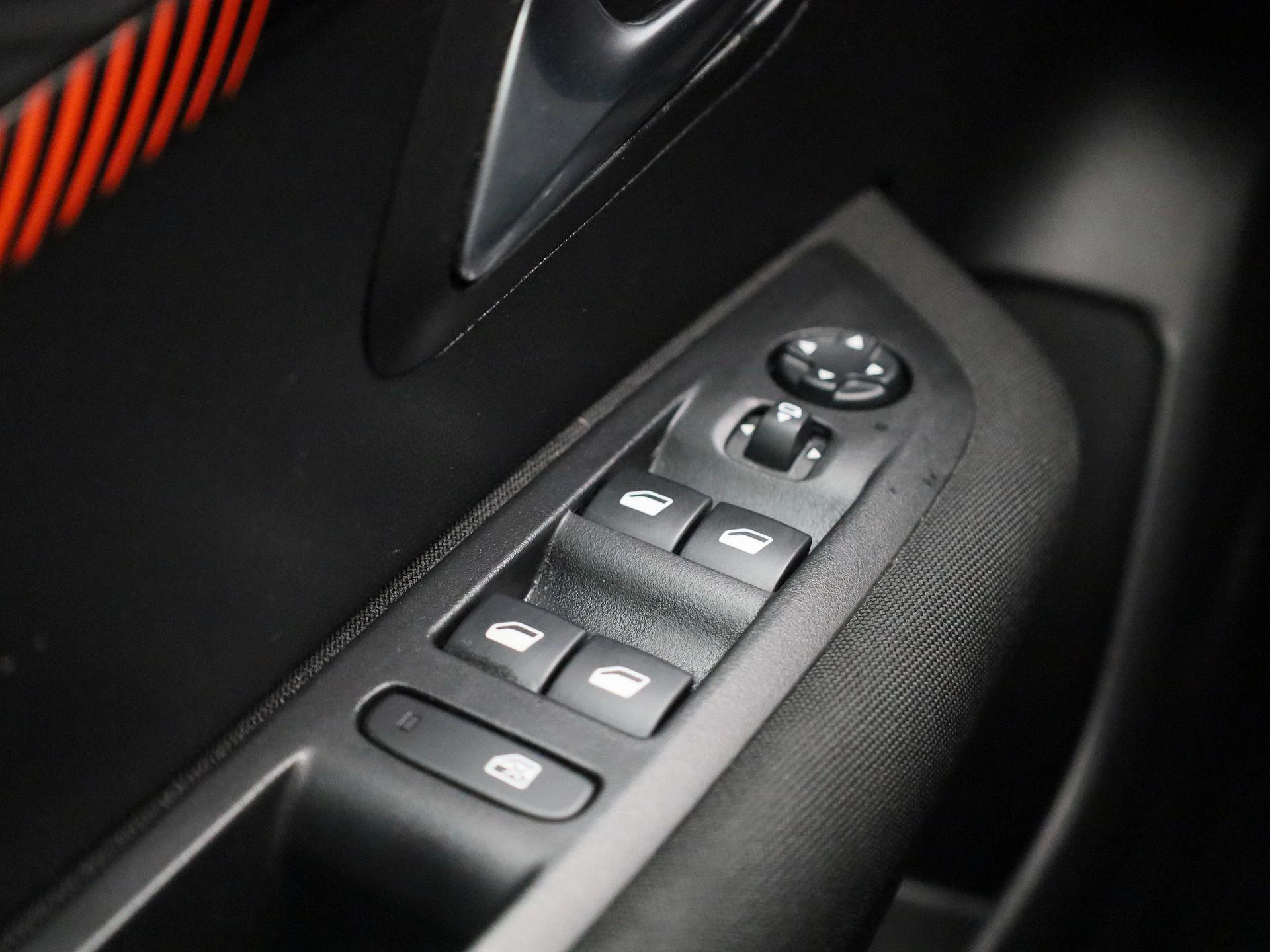 Peugeot-208-image-26