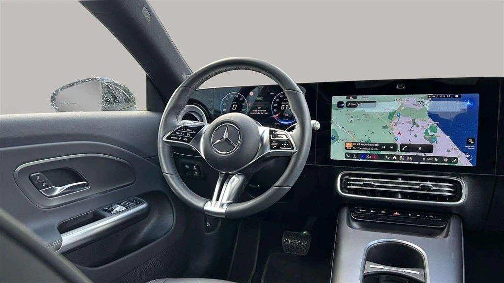 Mercedes-Benz-CLA-image-12