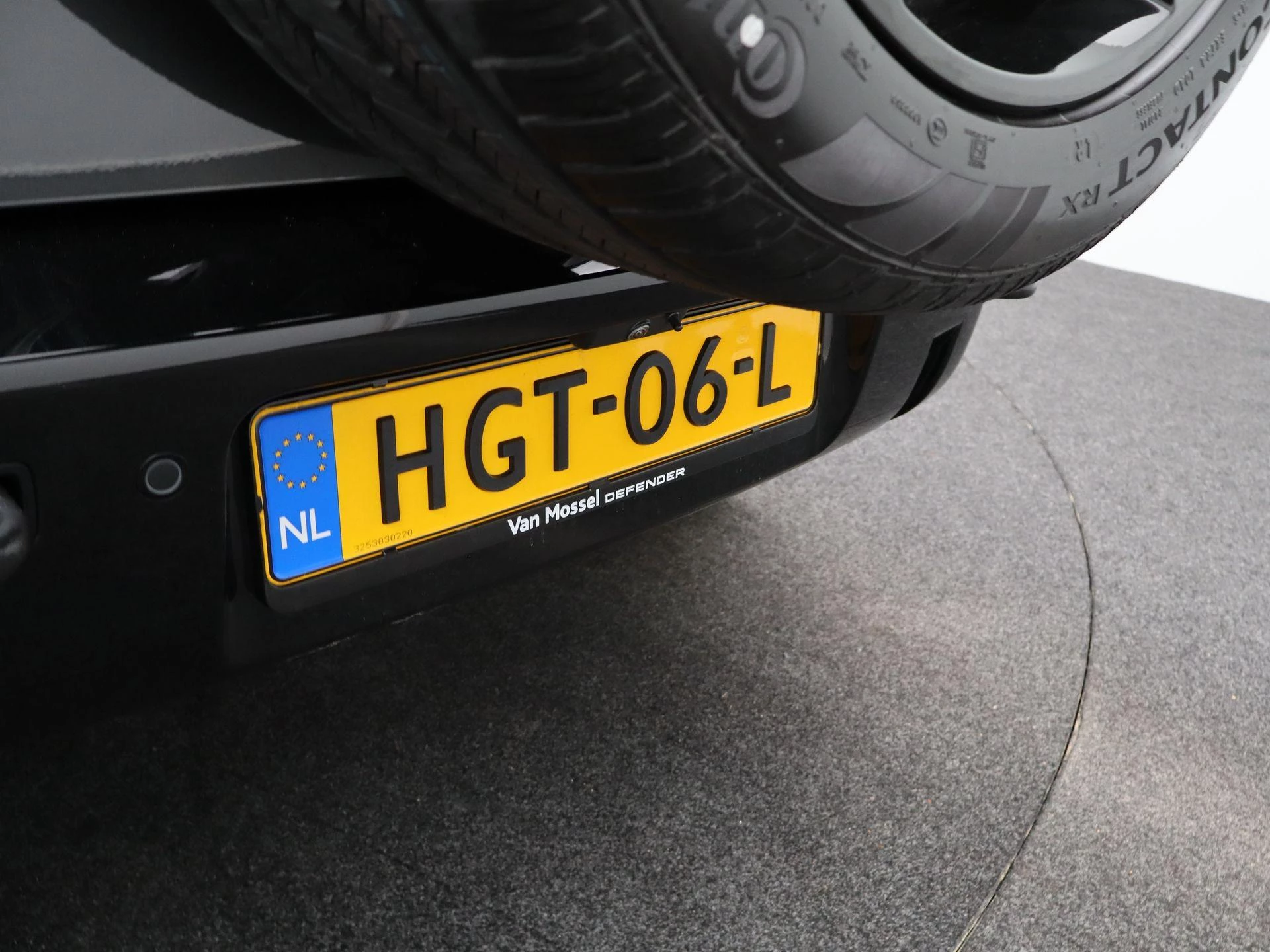 Land Rover Defender 110 2.0 P300e 110 X-Dynamic HSE