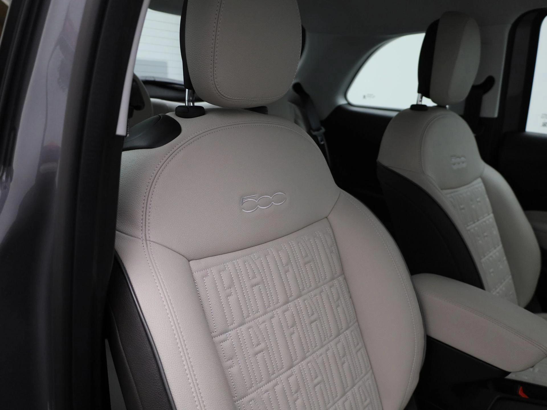 Fiat-500e-image-32