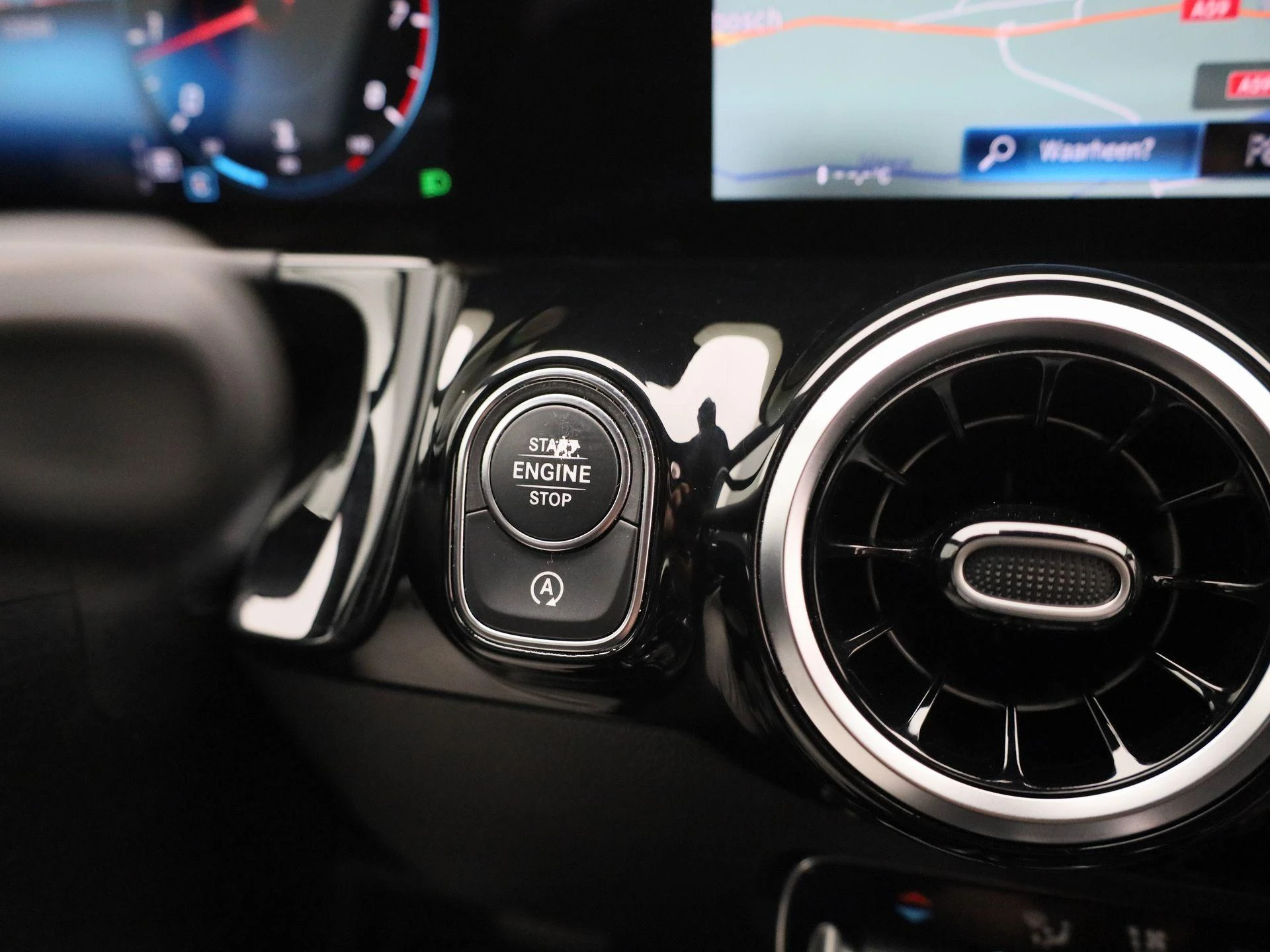Mercedes-Benz-B-Klasse-image-25