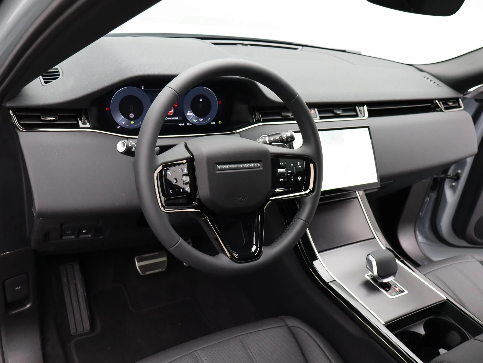 Land Rover-Range Rover Evoque-image-31