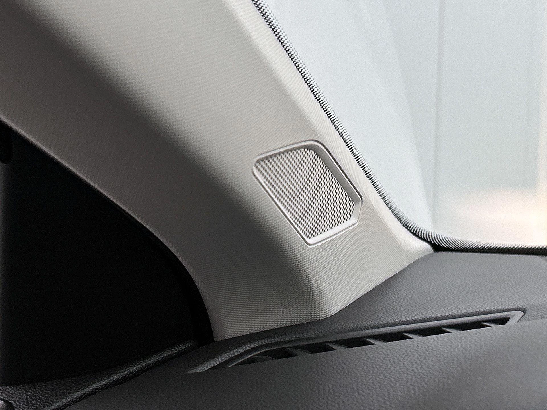 Volkswagen-Polo-image-10