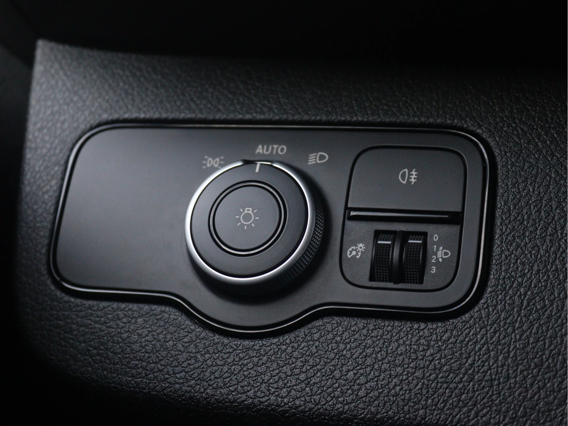 Mercedes-Benz-Sprinter-image-11
