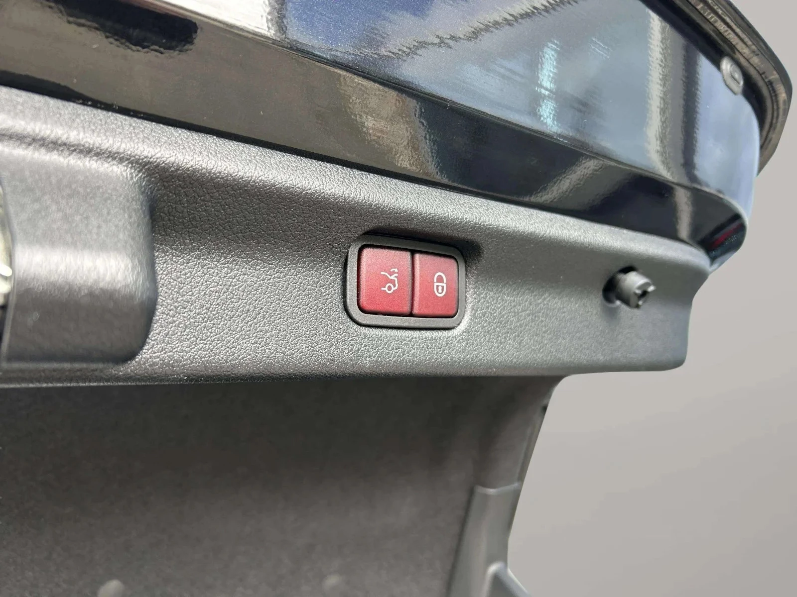 Mercedes-Benz-EQE-image-22