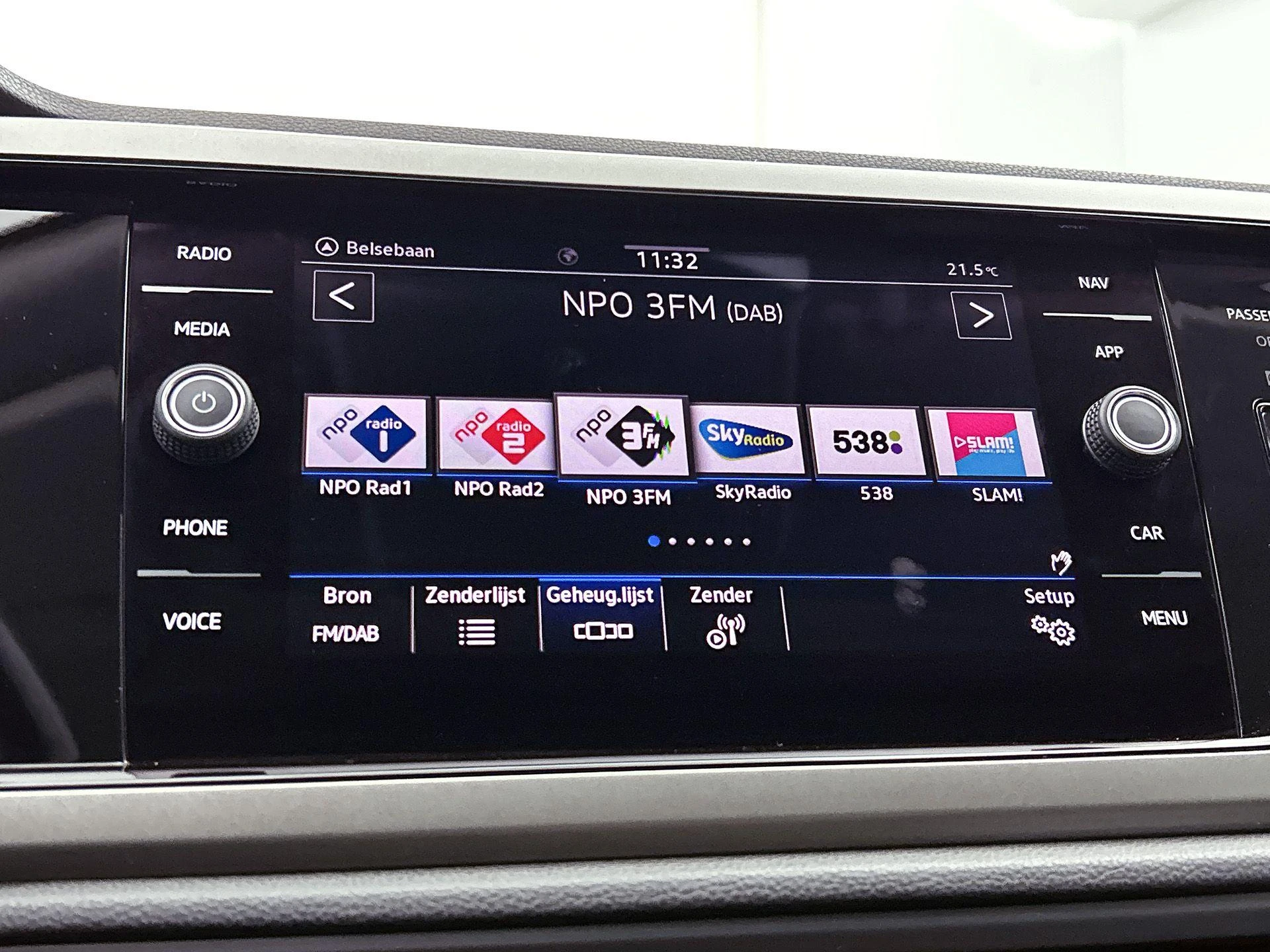 Volkswagen-Polo-image-6