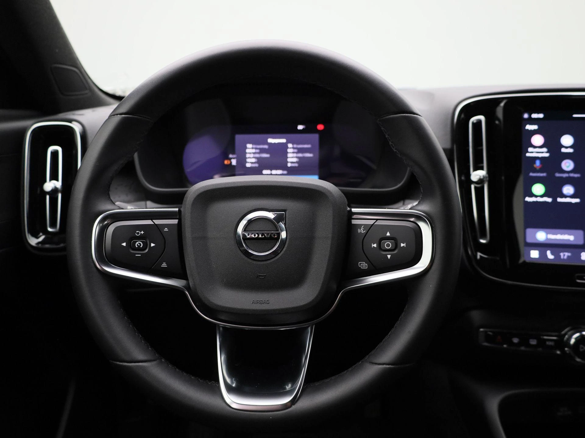 Volvo-XC40-image-6