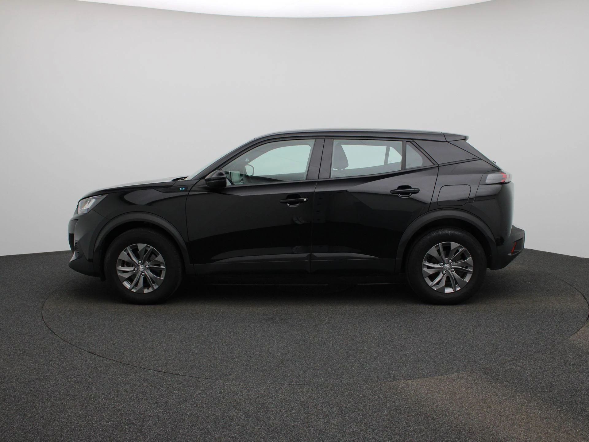 Peugeot-e-2008-image-3