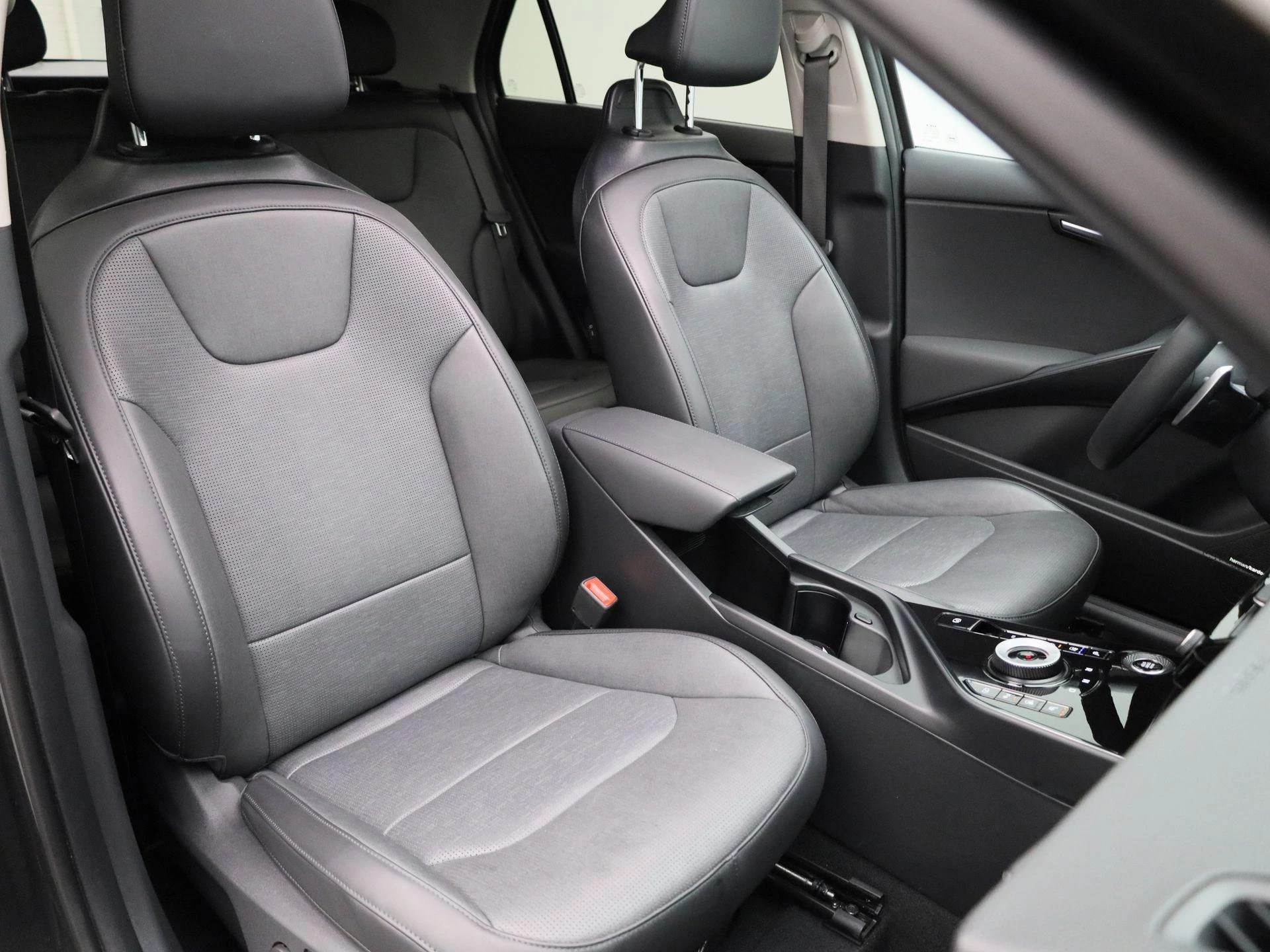Kia-Niro-image-48