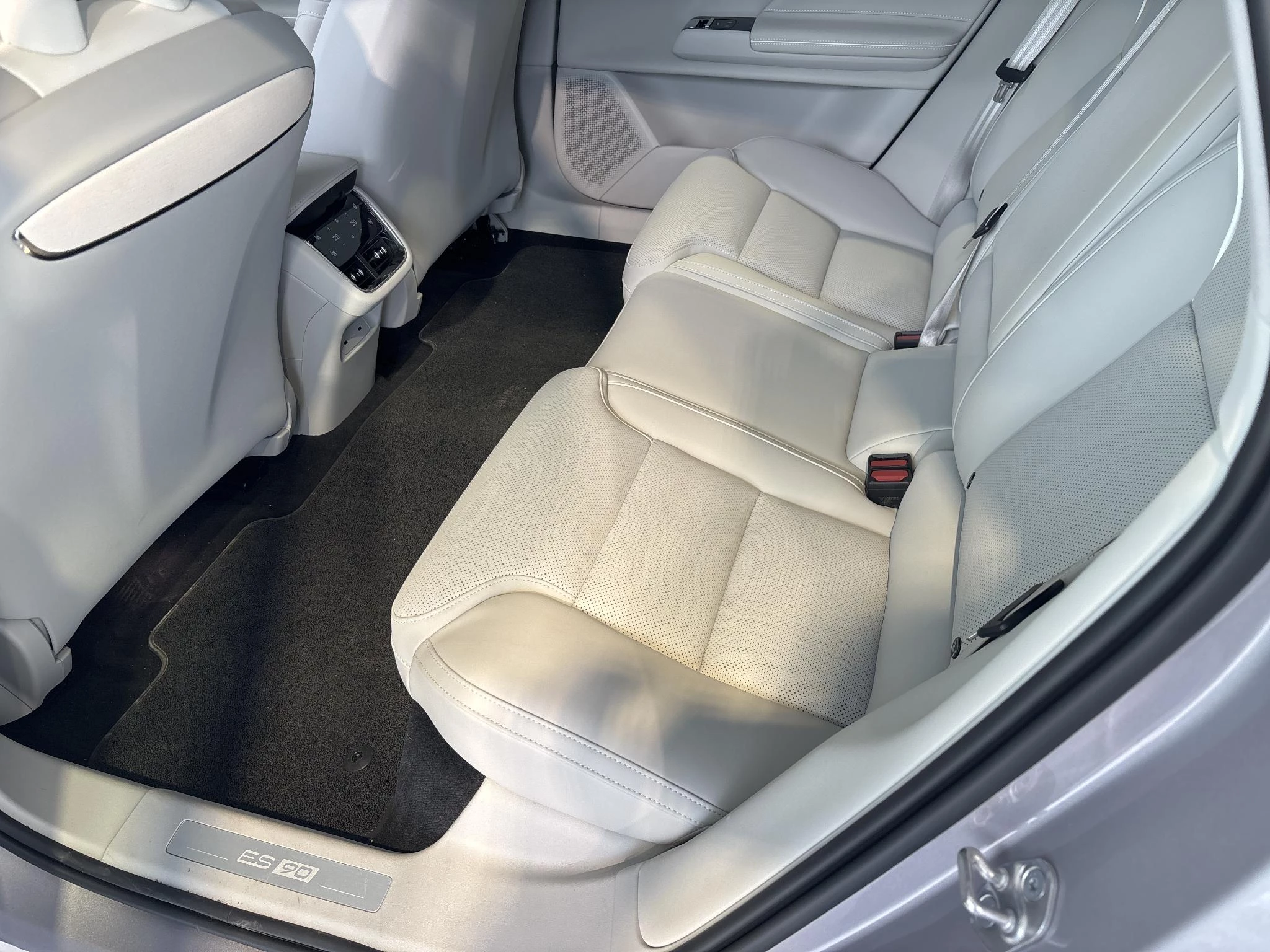 Volvo-ES90-image-7