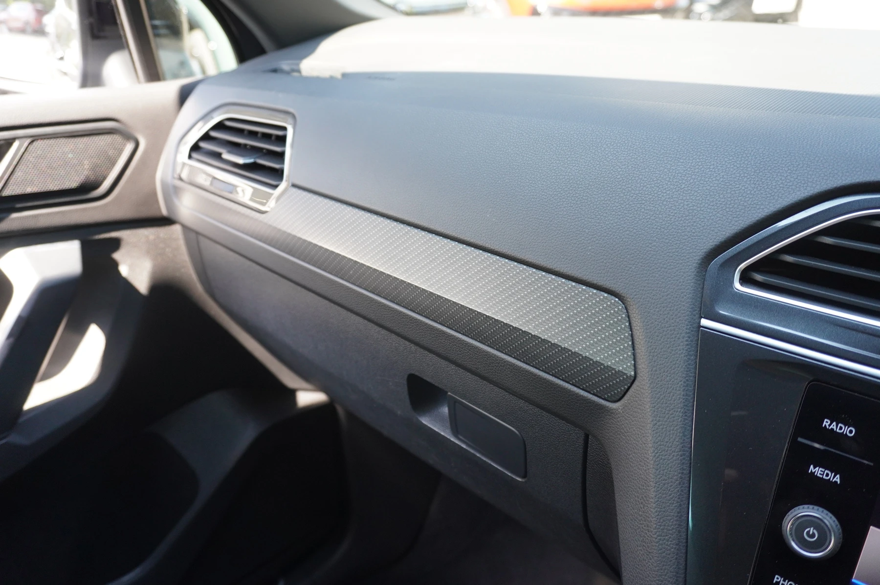 Volkswagen-Tiguan-image-35