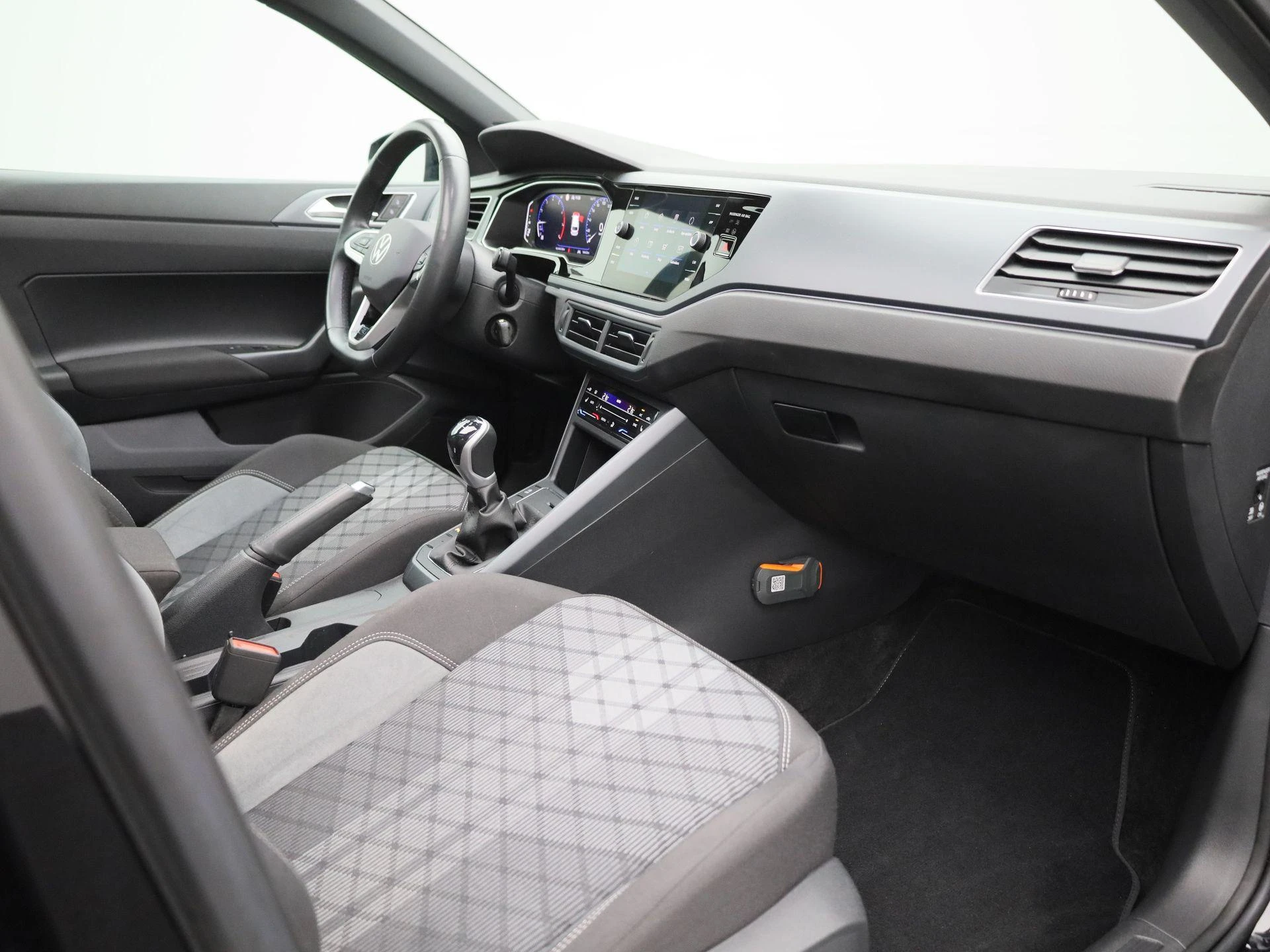 Volkswagen-Polo-image-31