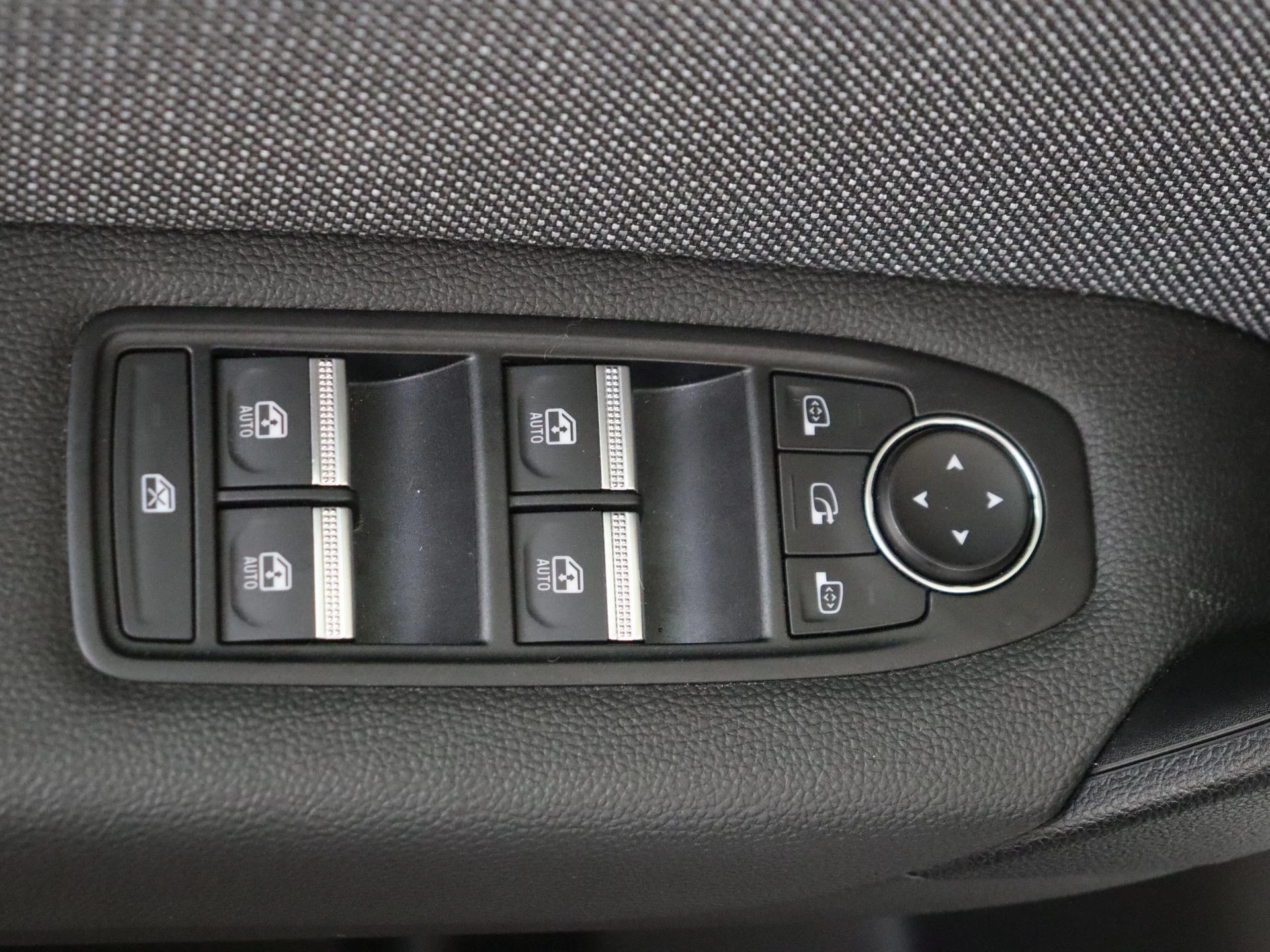 Renault-Captur-image-25