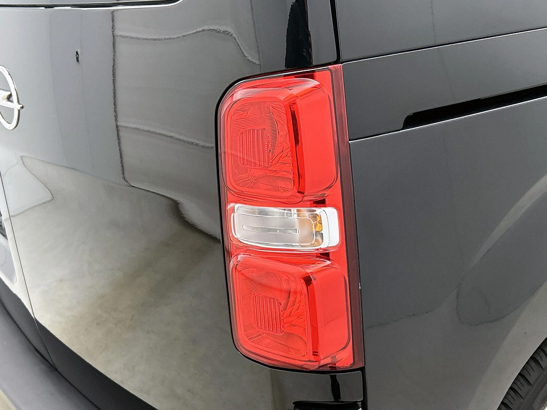 Opel-Vivaro-image-16