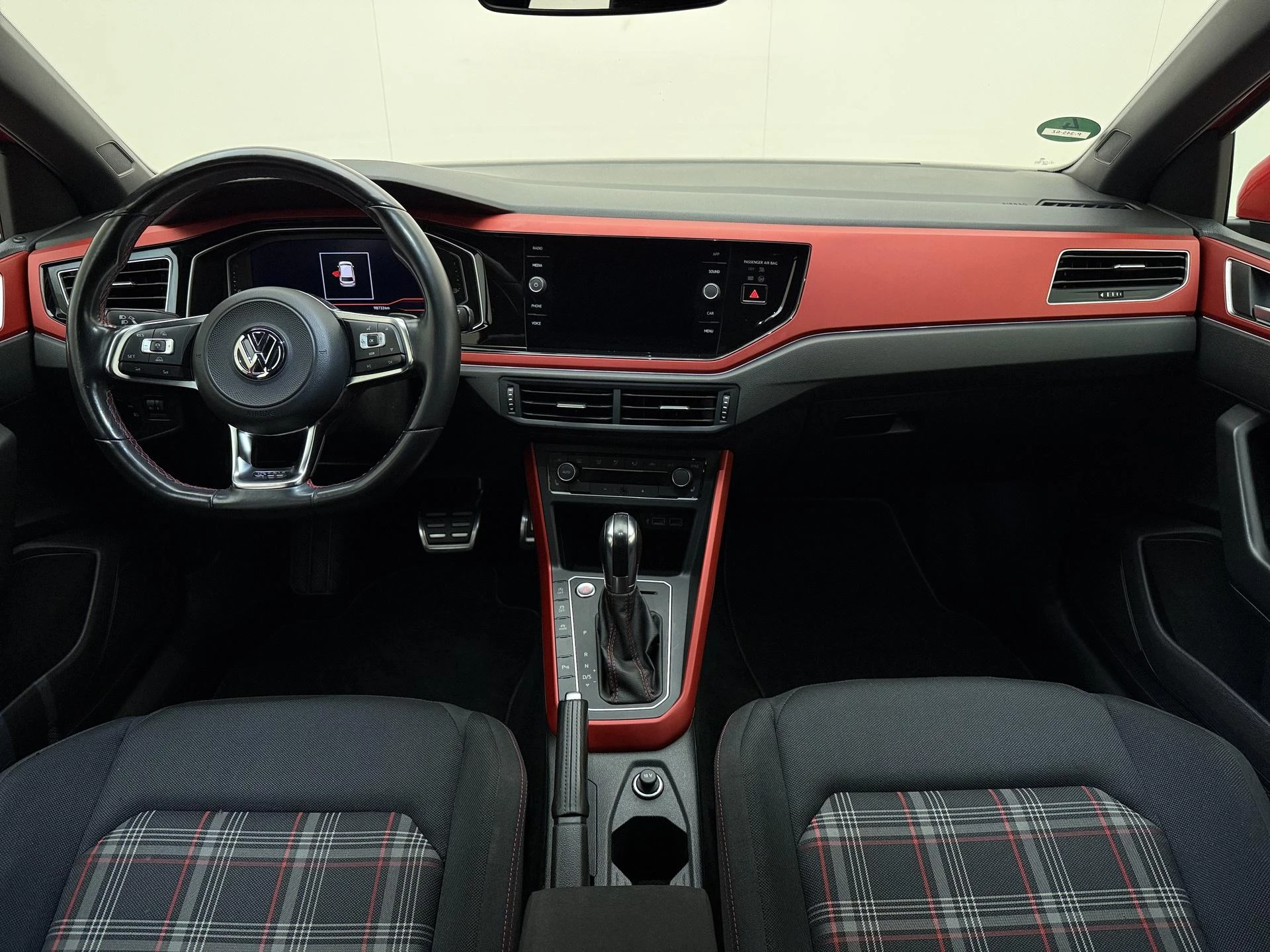 Volkswagen-Polo-image-13