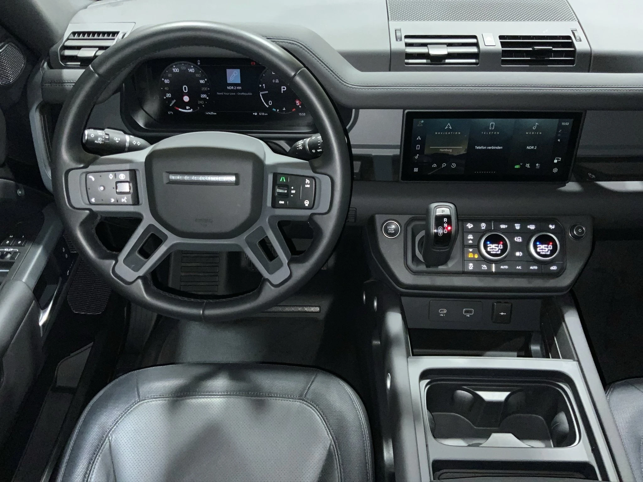 Land Rover Defender 110 D250 X-Dynamic SE