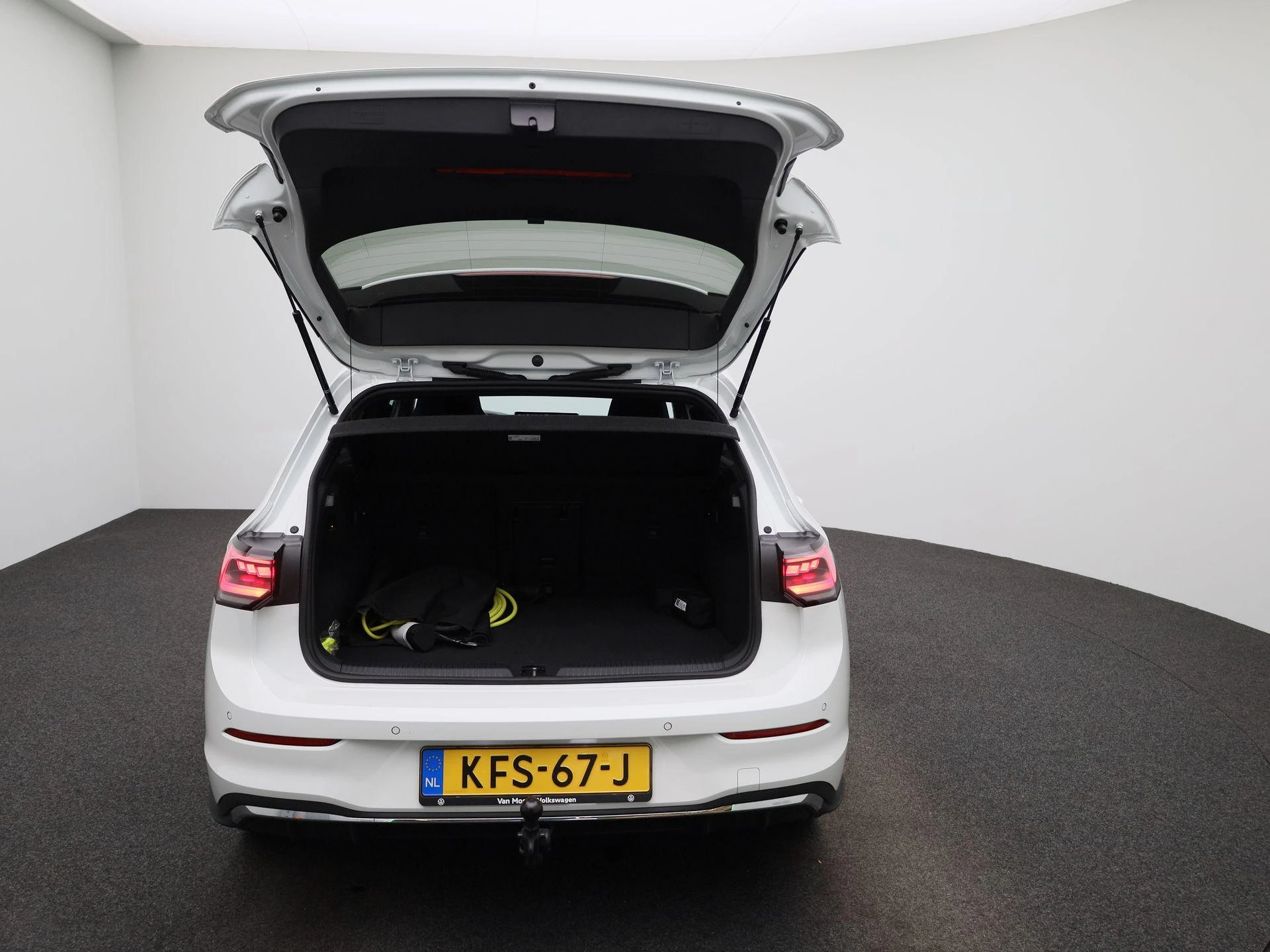 Volkswagen-Golf-image-10