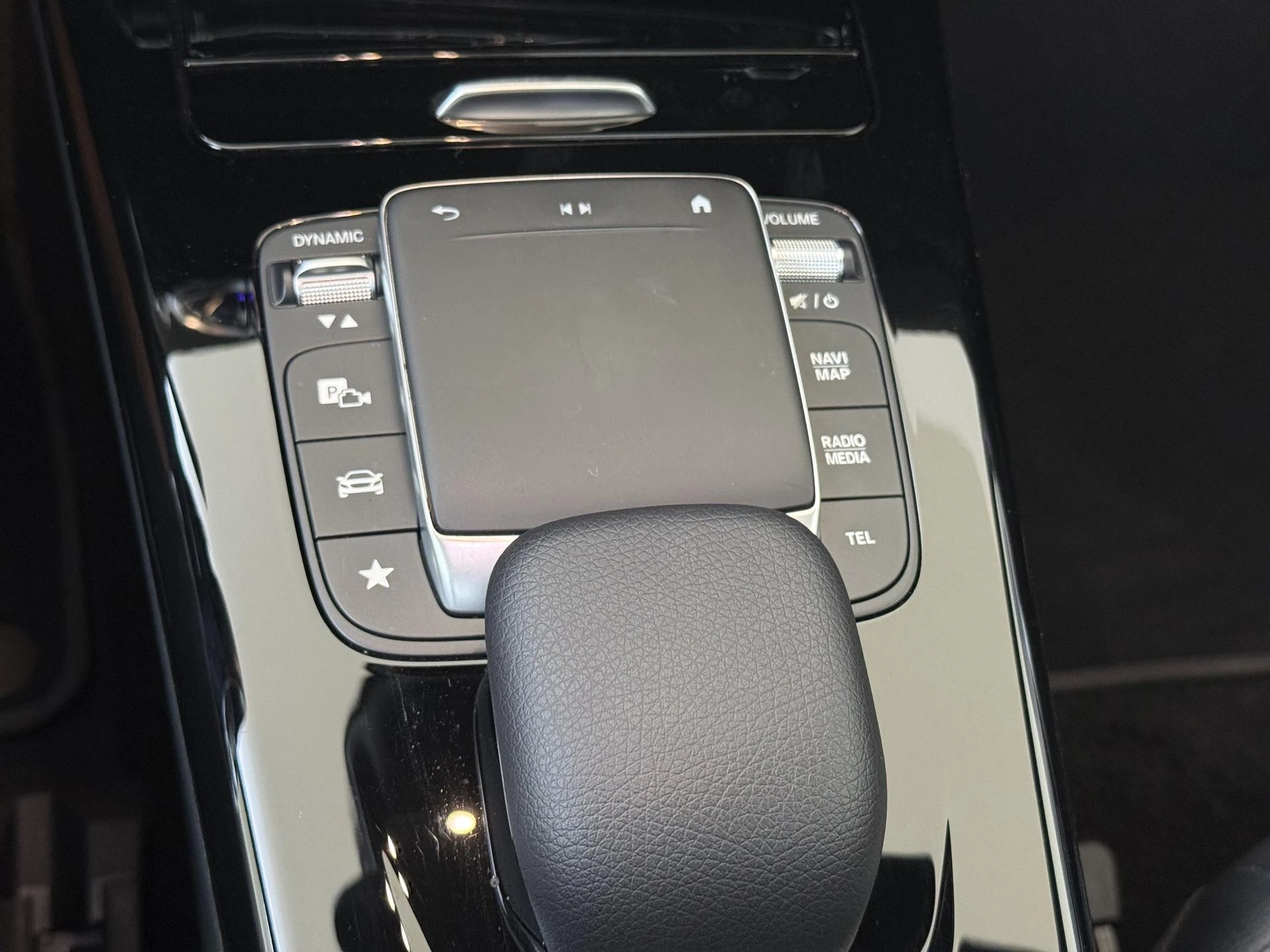 Mercedes-Benz A-Klasse 180 Business Solution AMG