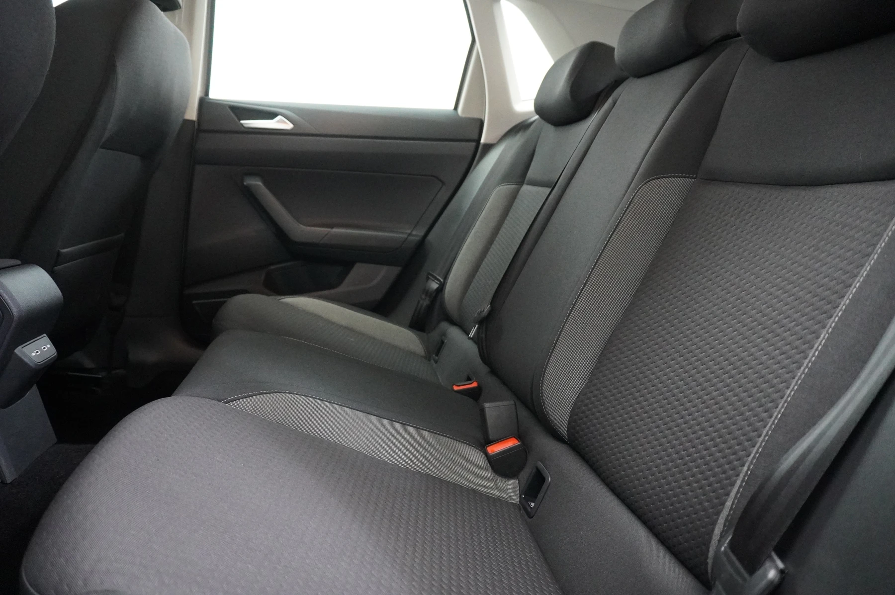 Volkswagen-Polo-image-13