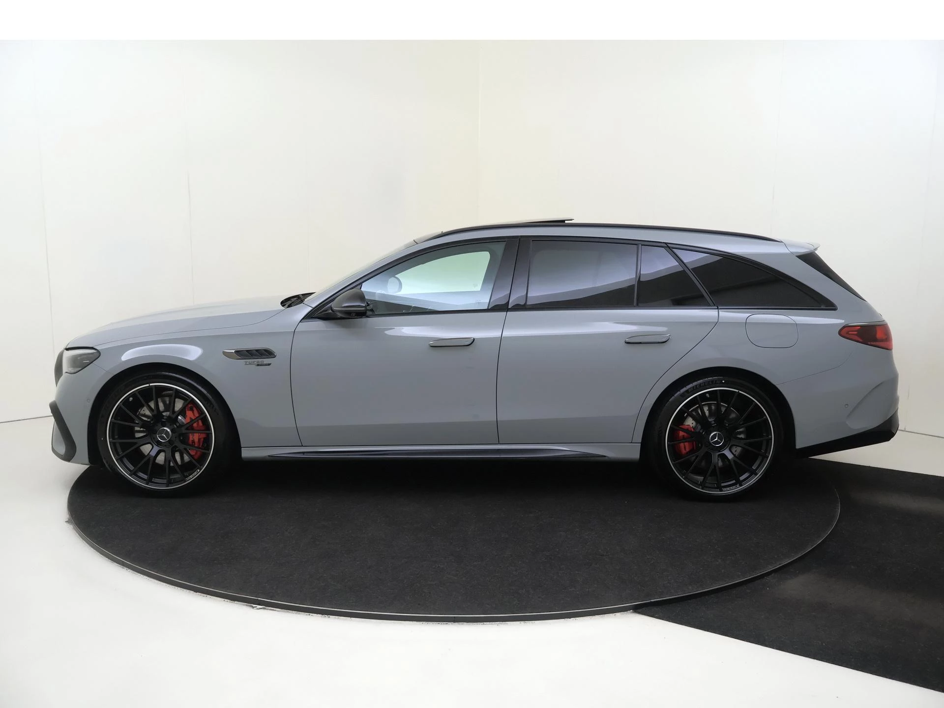 Mercedes-Benz-E-Klasse-image-7