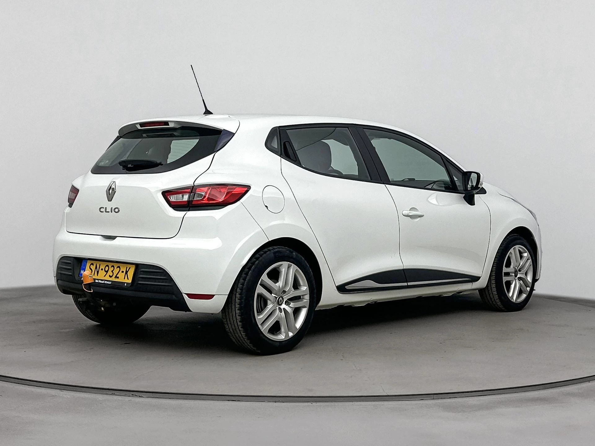 Renault-Clio-image-3