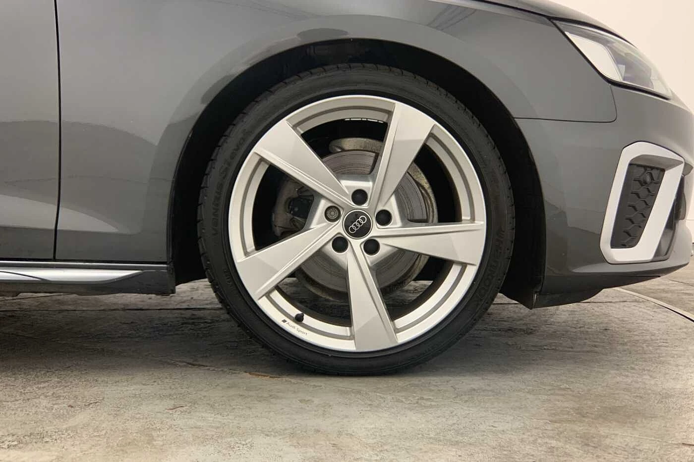 Audi-A4-image-4