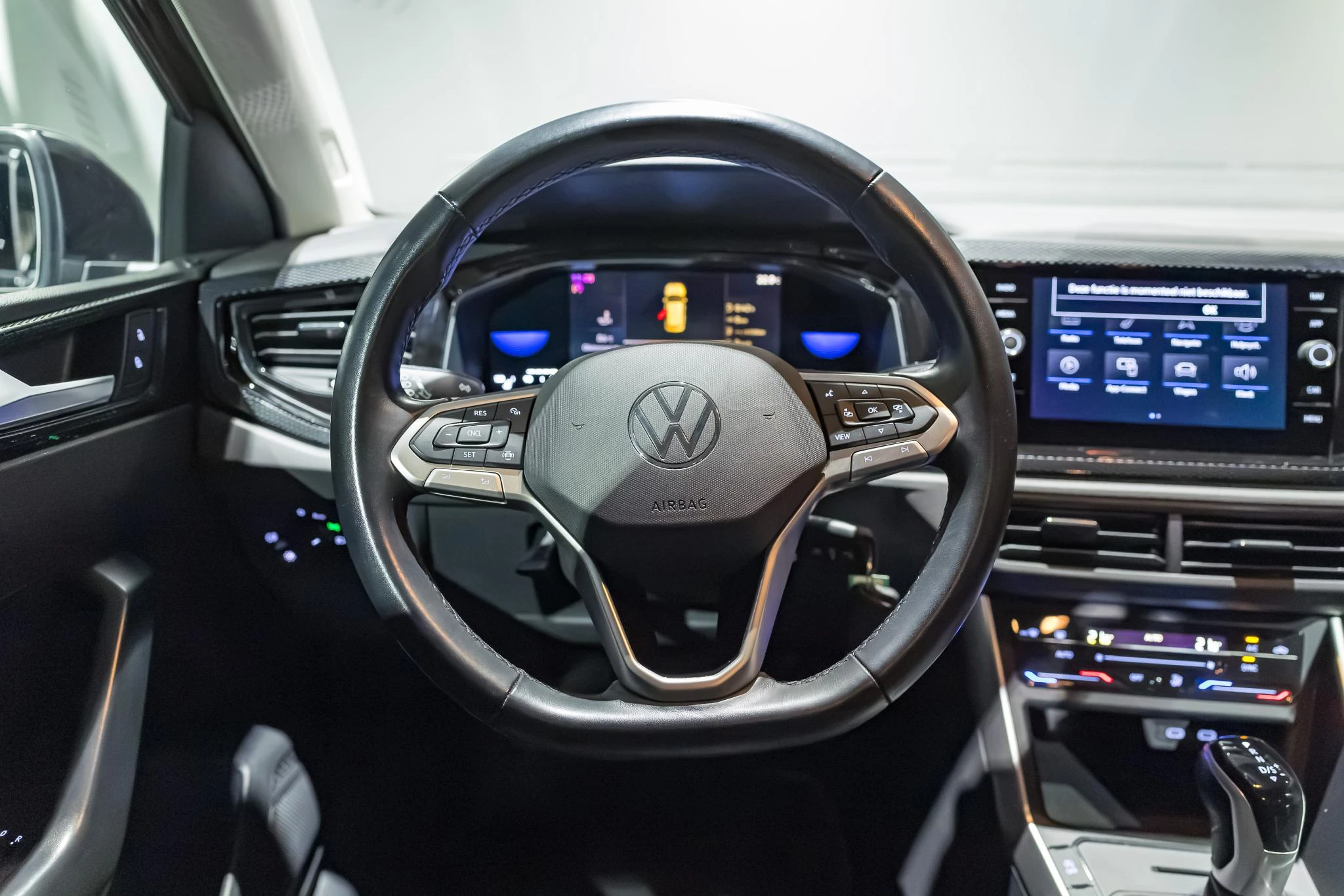 Volkswagen-Polo-image-10