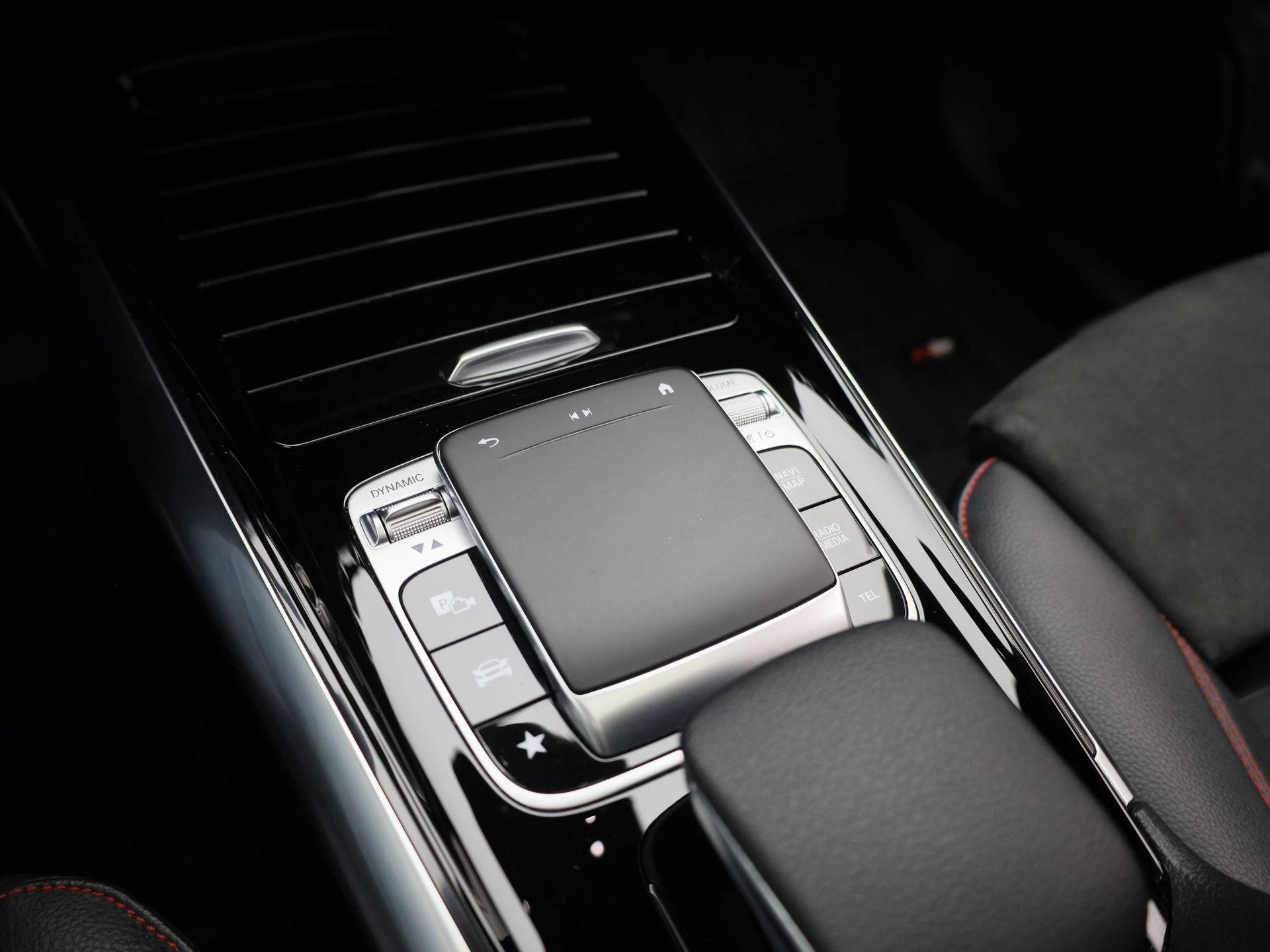 Mercedes-Benz-B-Klasse-image-26