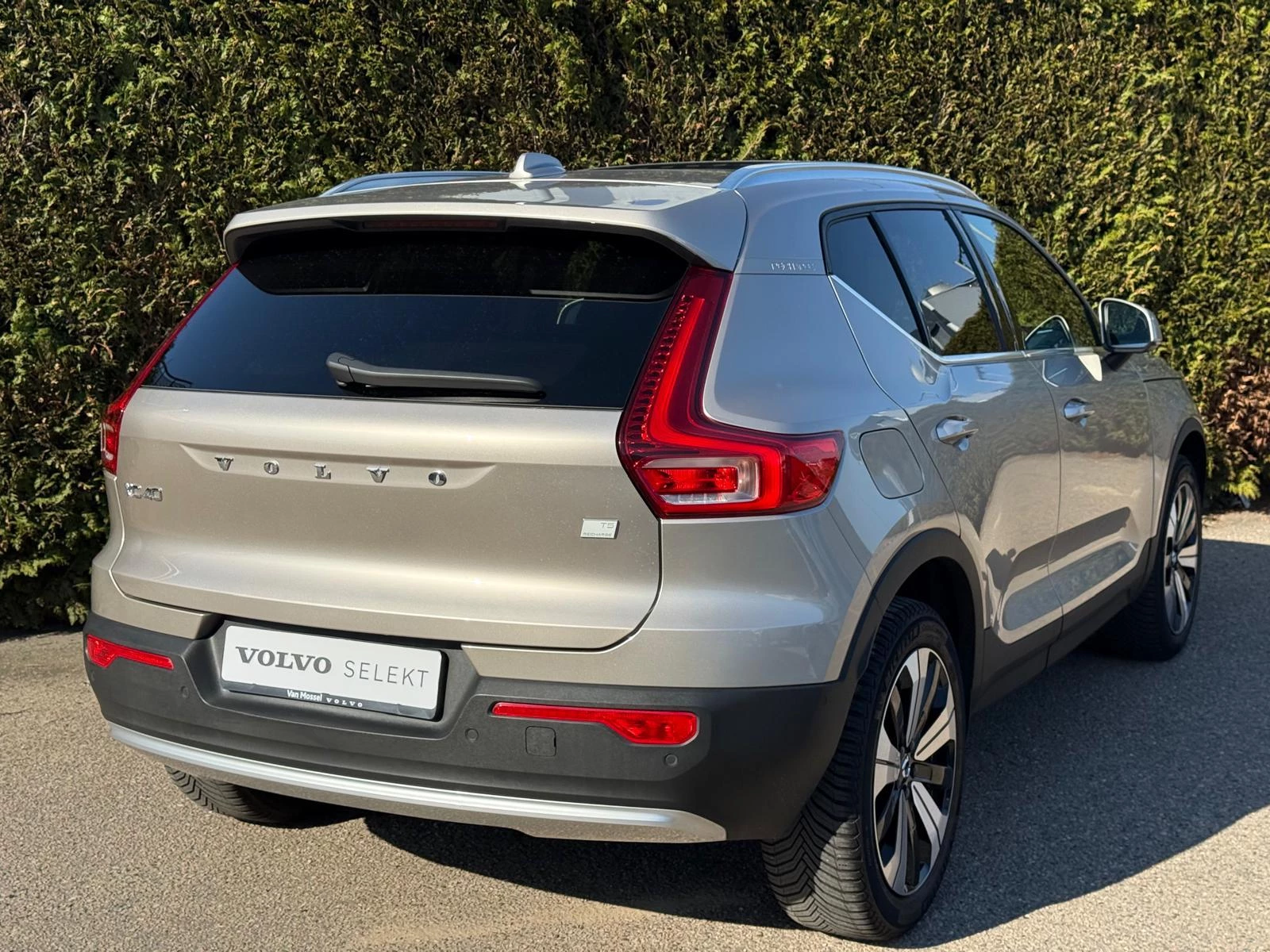 Volvo-XC40-image-1