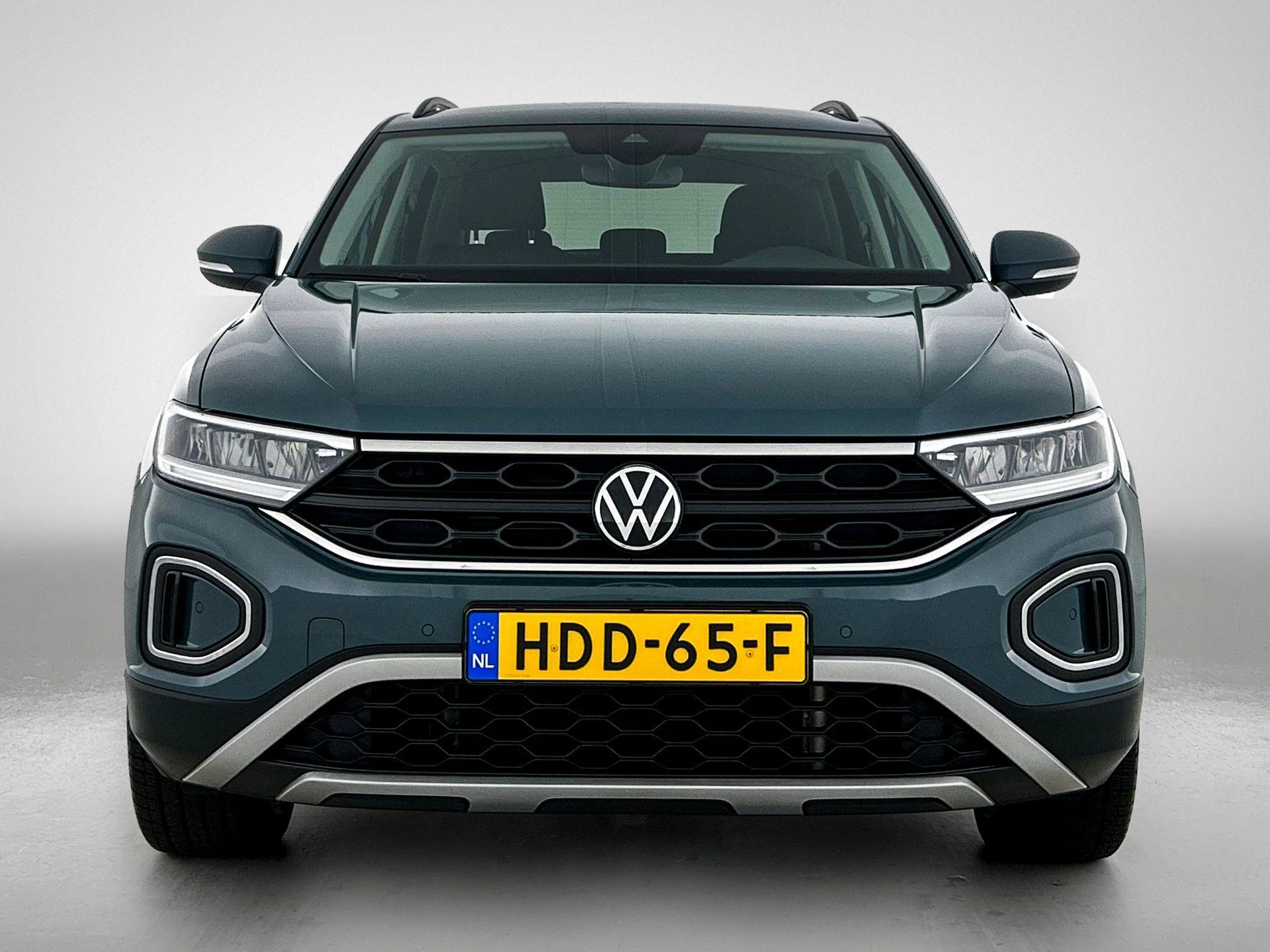Volkswagen-T-Roc-image-4