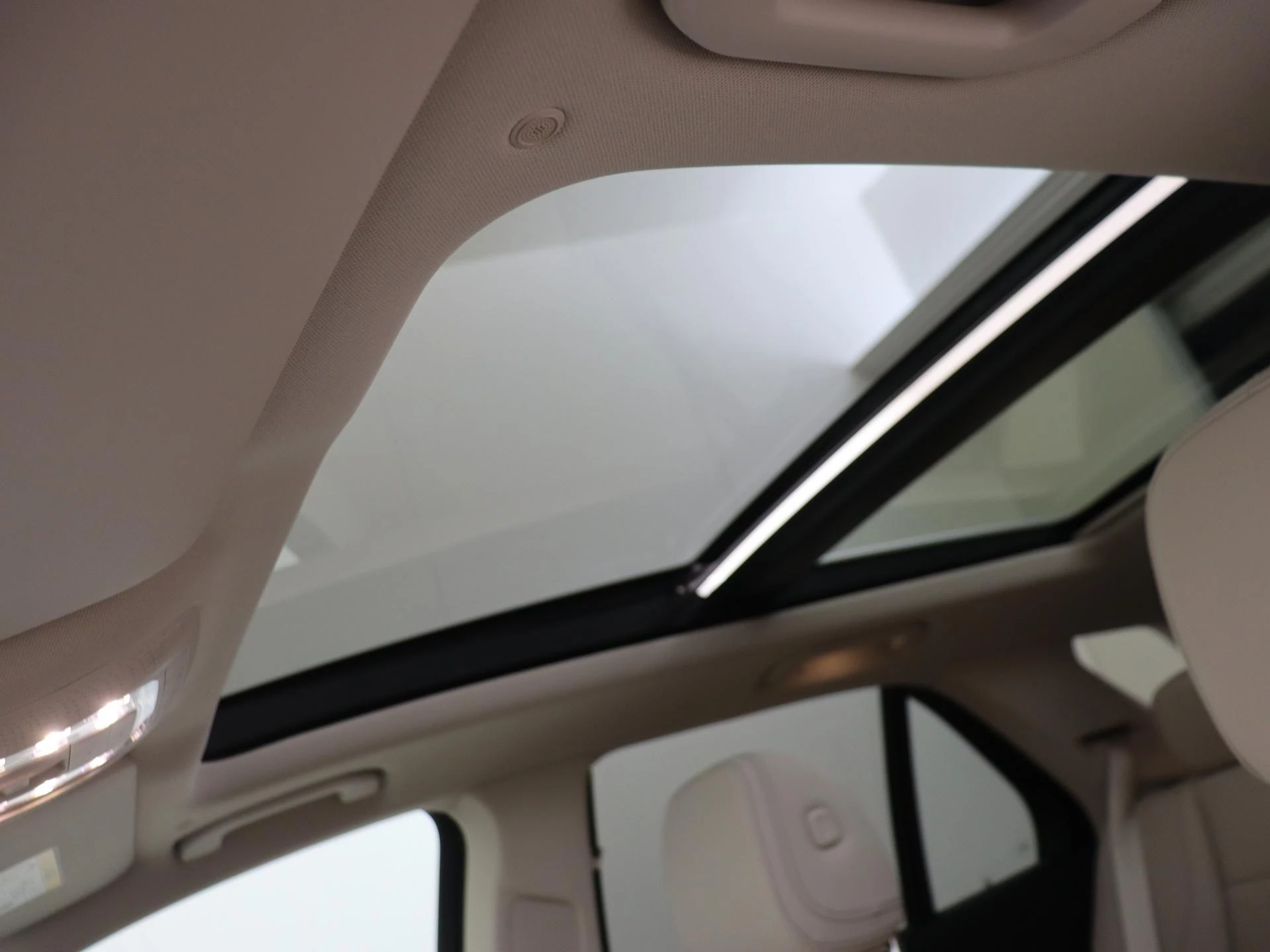 Mercedes-Benz-GLE-image-28