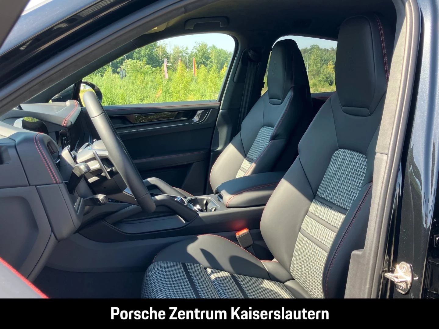 Porsche Cayenne GTS Coupe InnoDrive HA-Lenkung Head-Up gts