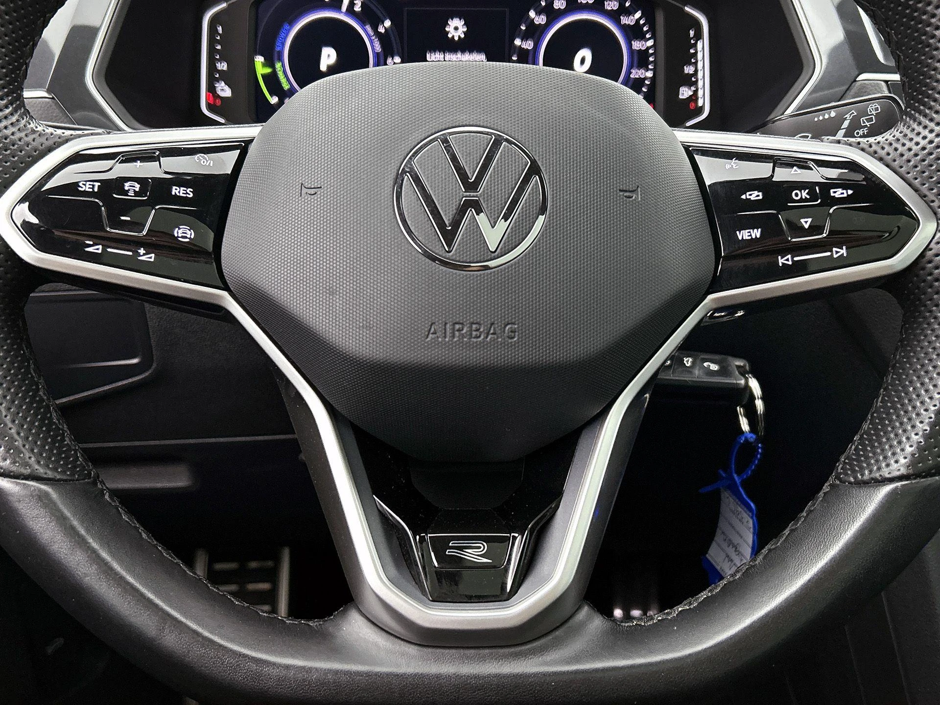 Volkswagen-Tiguan-image-40