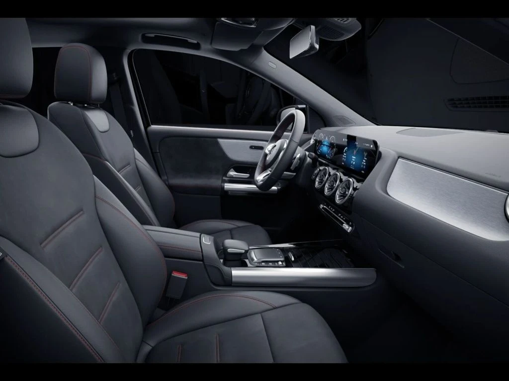Mercedes-Benz-GLA 250-image-10