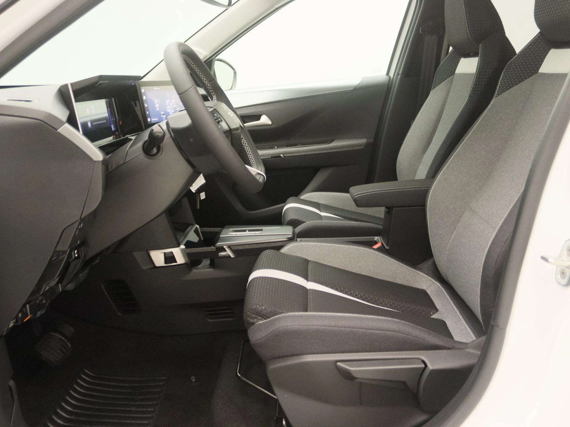 Opel-Frontera-image-11